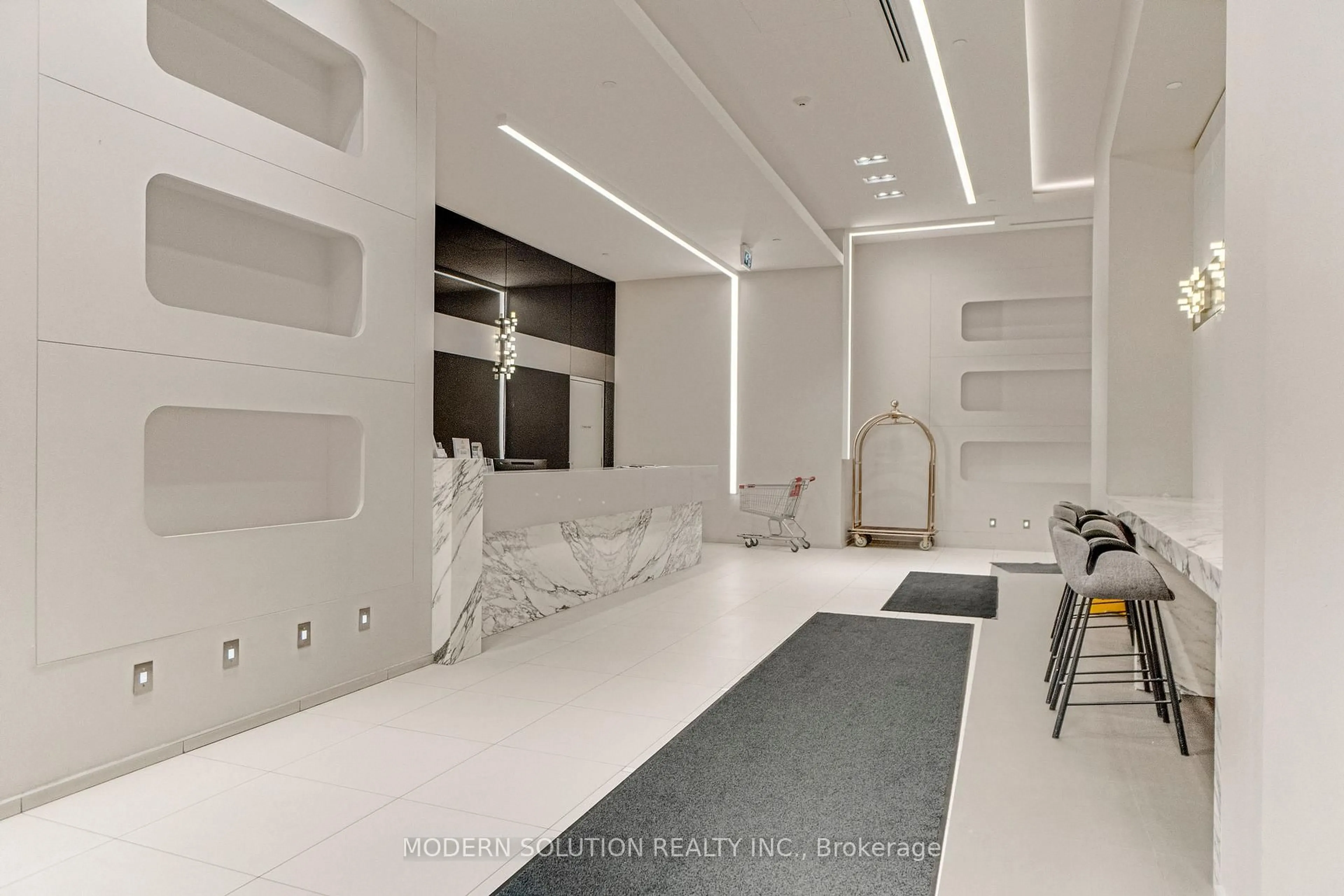 Indoor foyer for 1603 Eglinton Ave #317, Toronto Ontario M6E 0A1