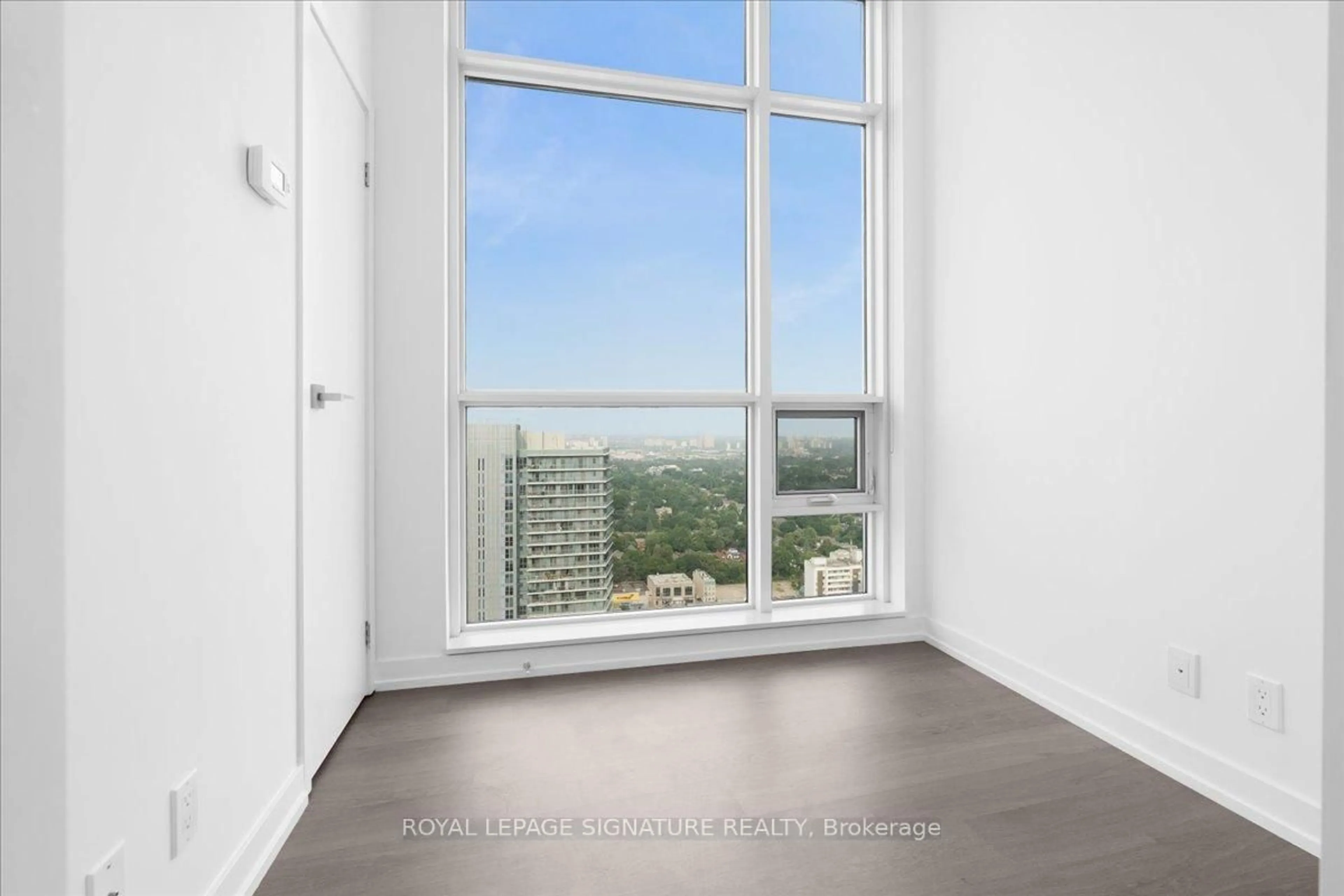 A pic of a room for 98 Lillian St #3314, Toronto Ontario M4S 0A5