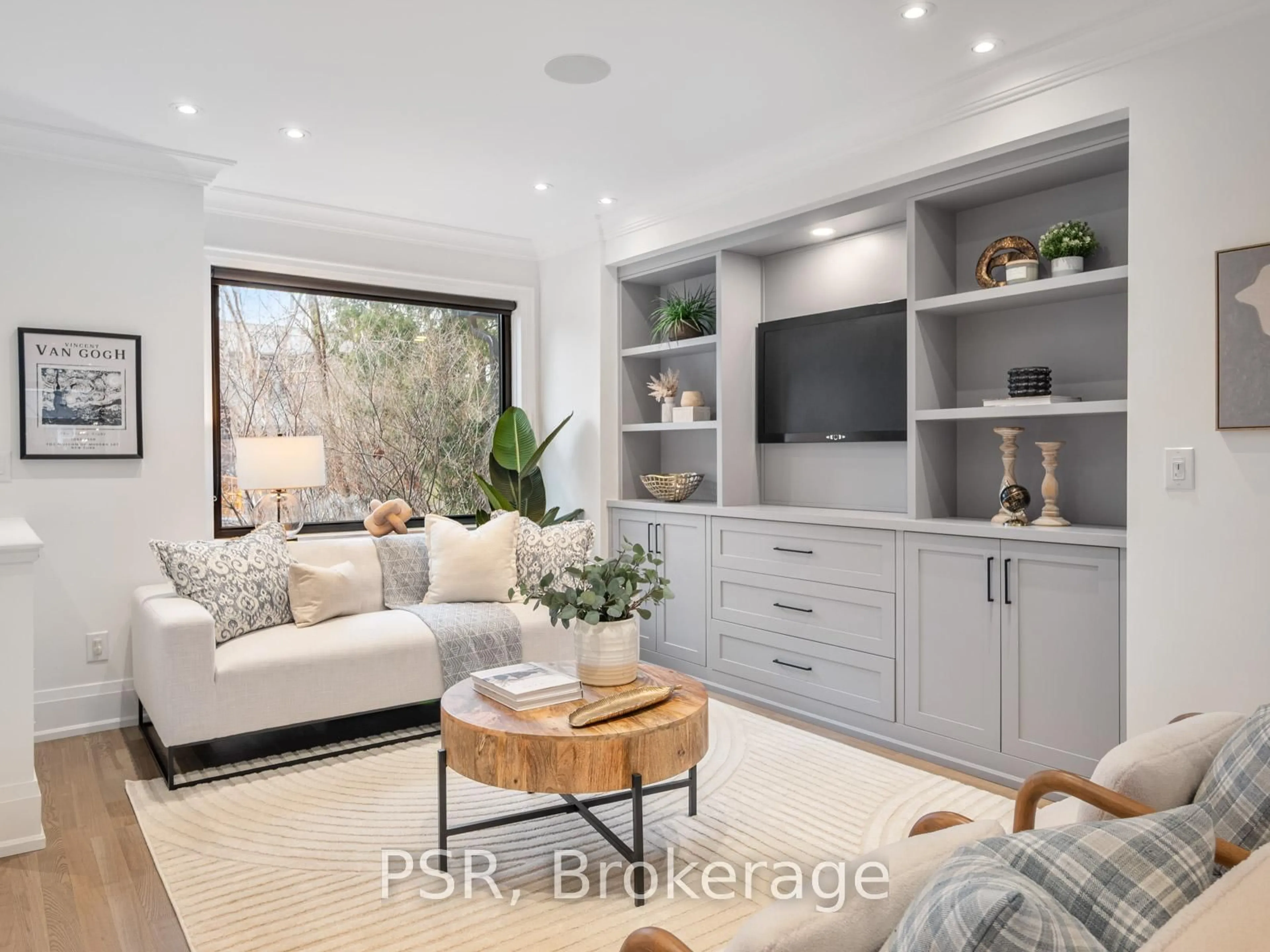 Living room with furniture, unknown for 163 Arlington Ave, Toronto Ontario M6C 2Z3