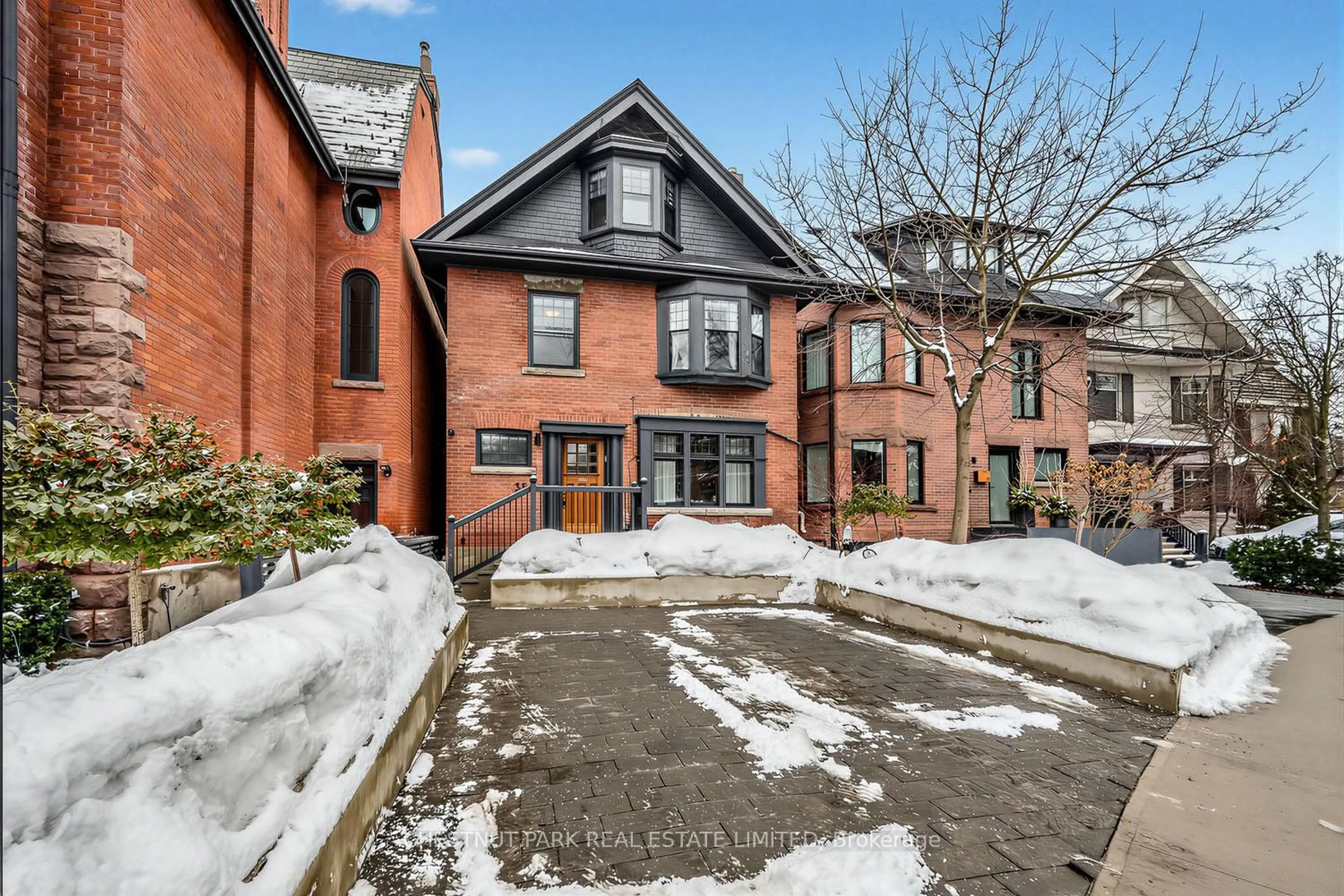 Home with brick exterior material, street for 35 Castle Frank Rd, Toronto Ontario M4W 2Z5
