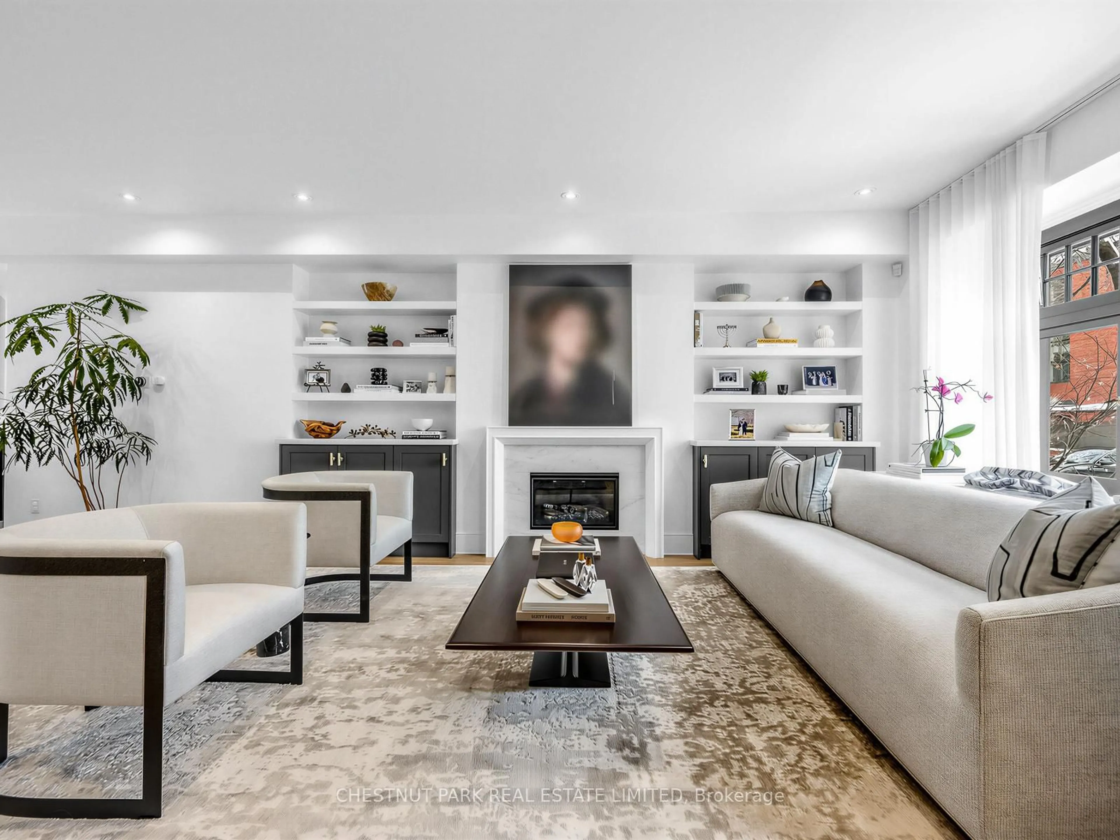 Living room with furniture, unknown for 35 Castle Frank Rd, Toronto Ontario M4W 2Z5