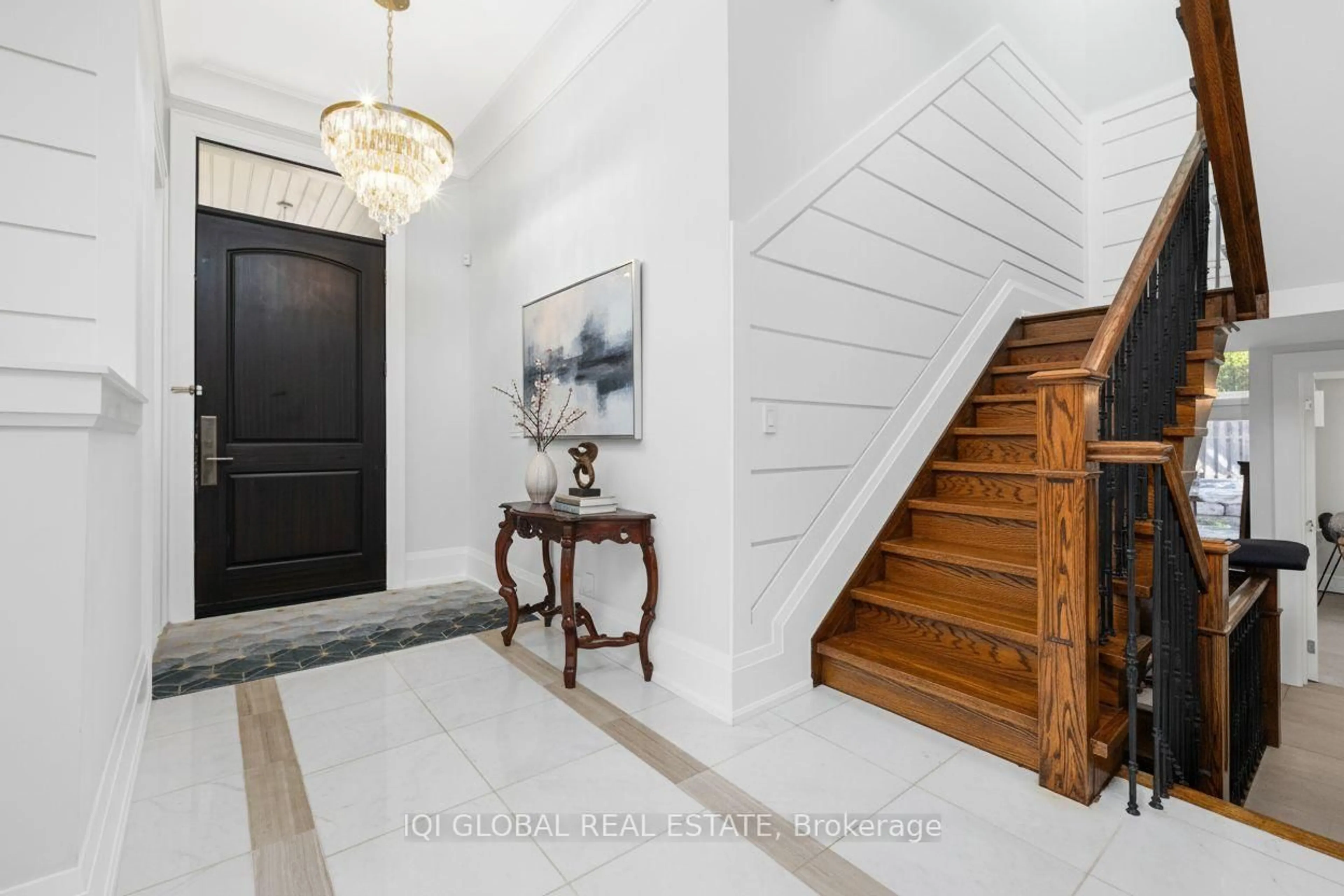 Indoor entryway for 29 Alderdale Crt, Toronto Ontario M3B 2H8