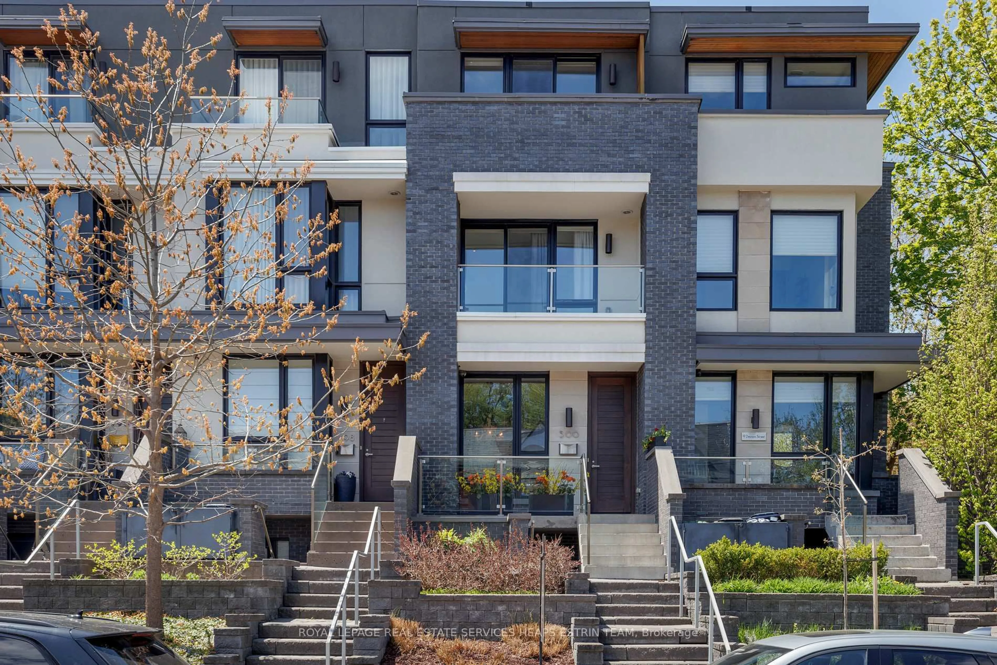 Home with brick exterior material, street for 500 Shaw St, Toronto Ontario M6G 3L3