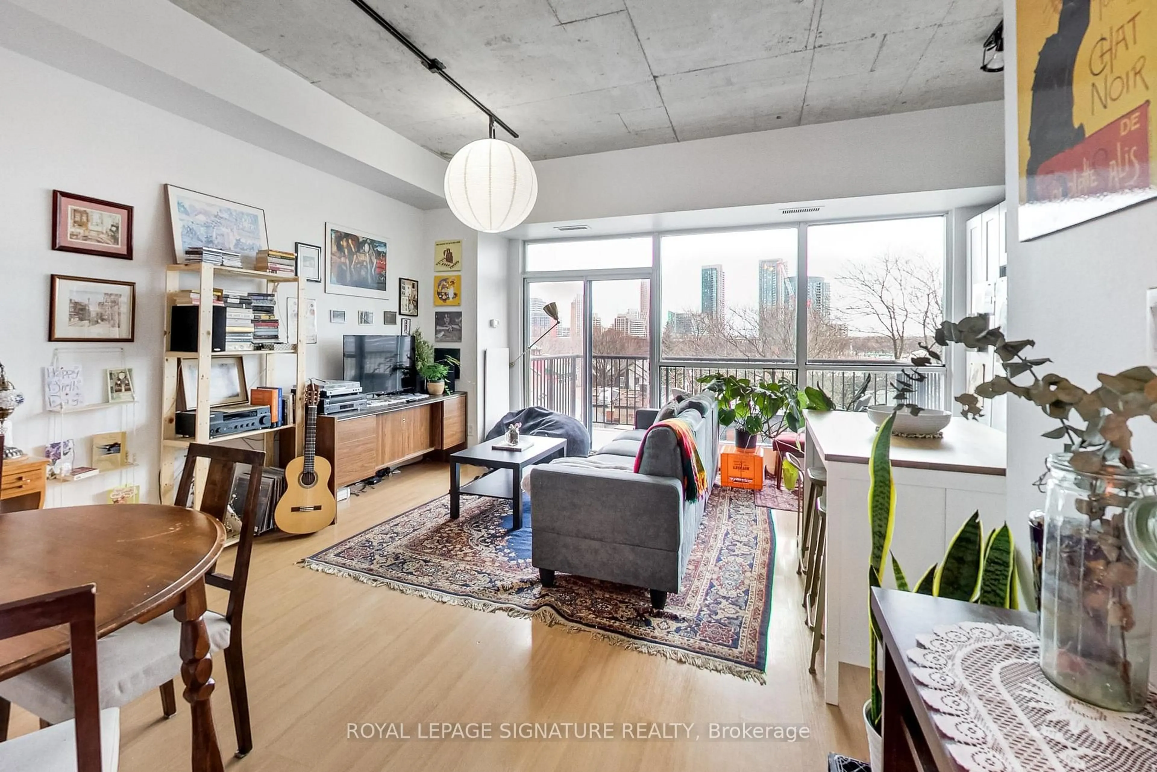 Living room with furniture, unknown for 833 King St #409, Toronto Ontario M5V 1N9