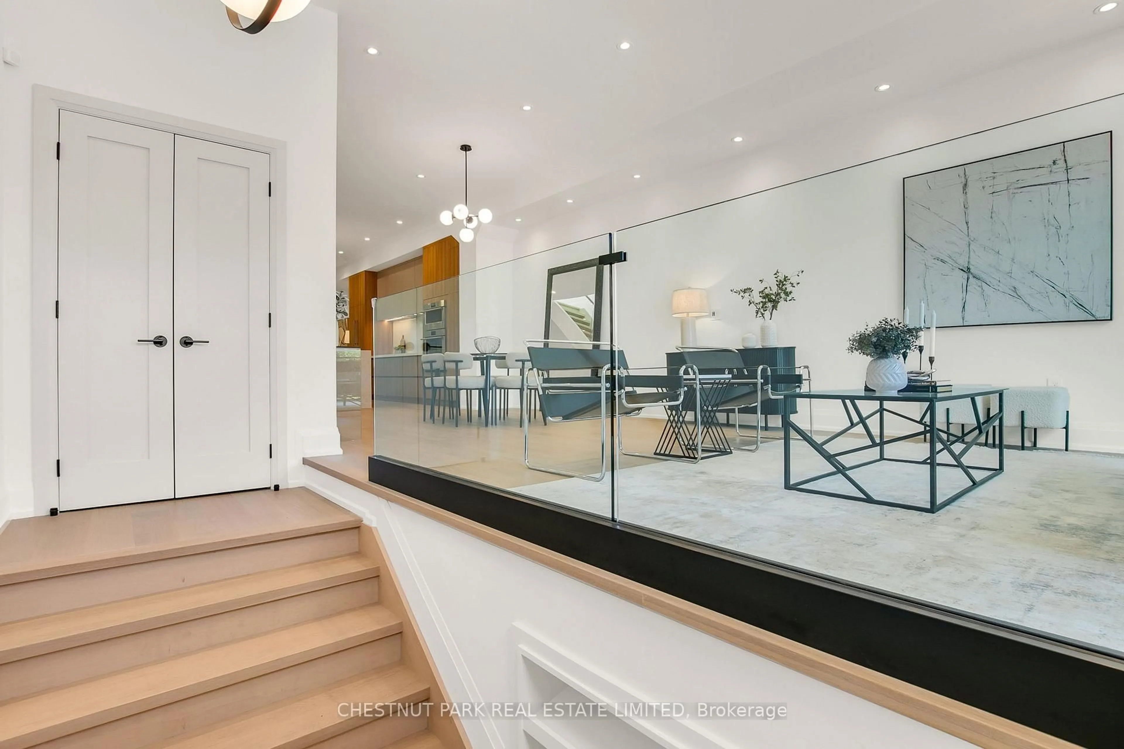 Unknown for 1031 Spadina Rd, Toronto Ontario M5N 2M7