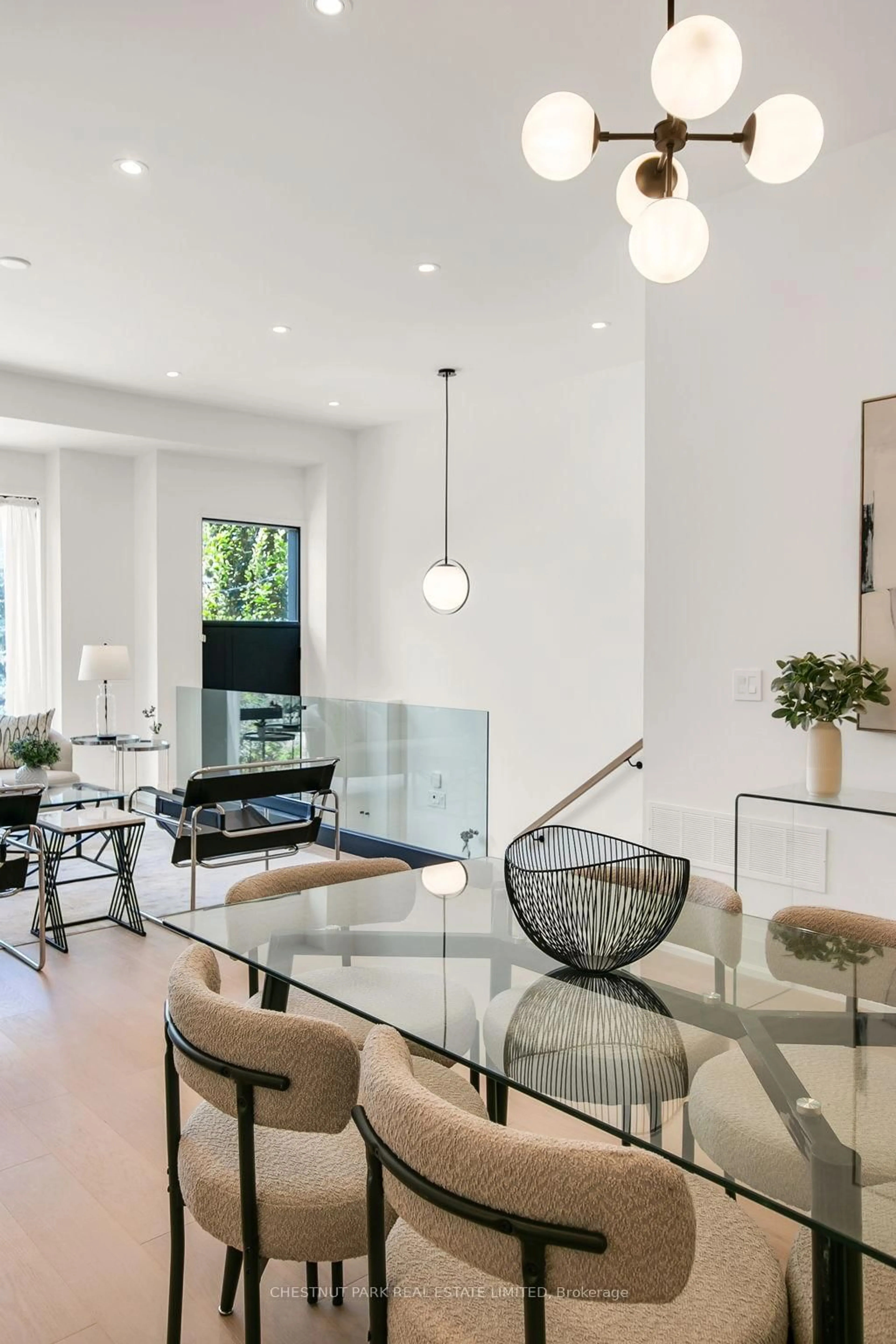 Unknown for 1031 Spadina Rd, Toronto Ontario M5N 2M7