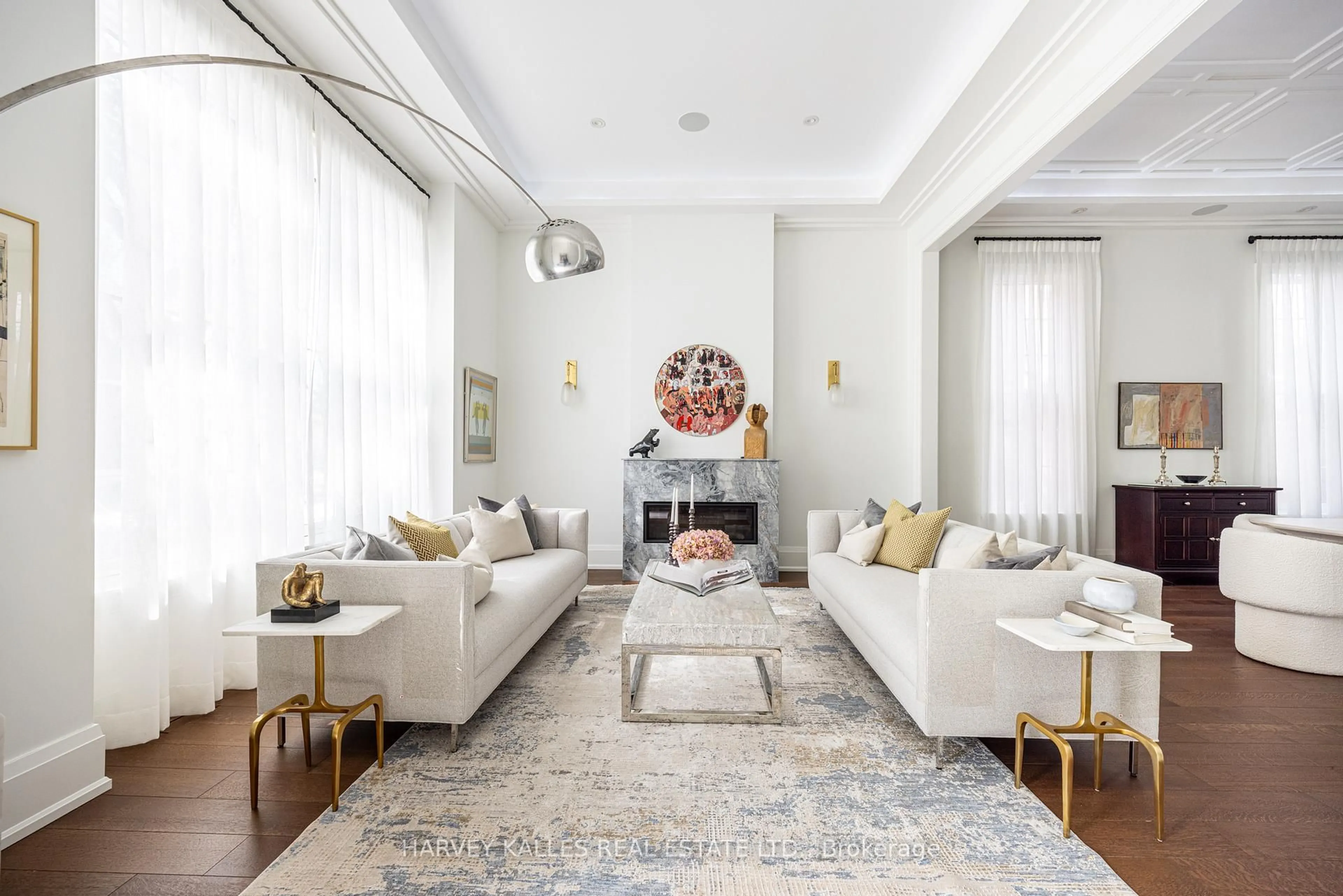 Living room with furniture, unknown for 264 Cortleigh Blvd, Toronto Ontario M5N 1P7