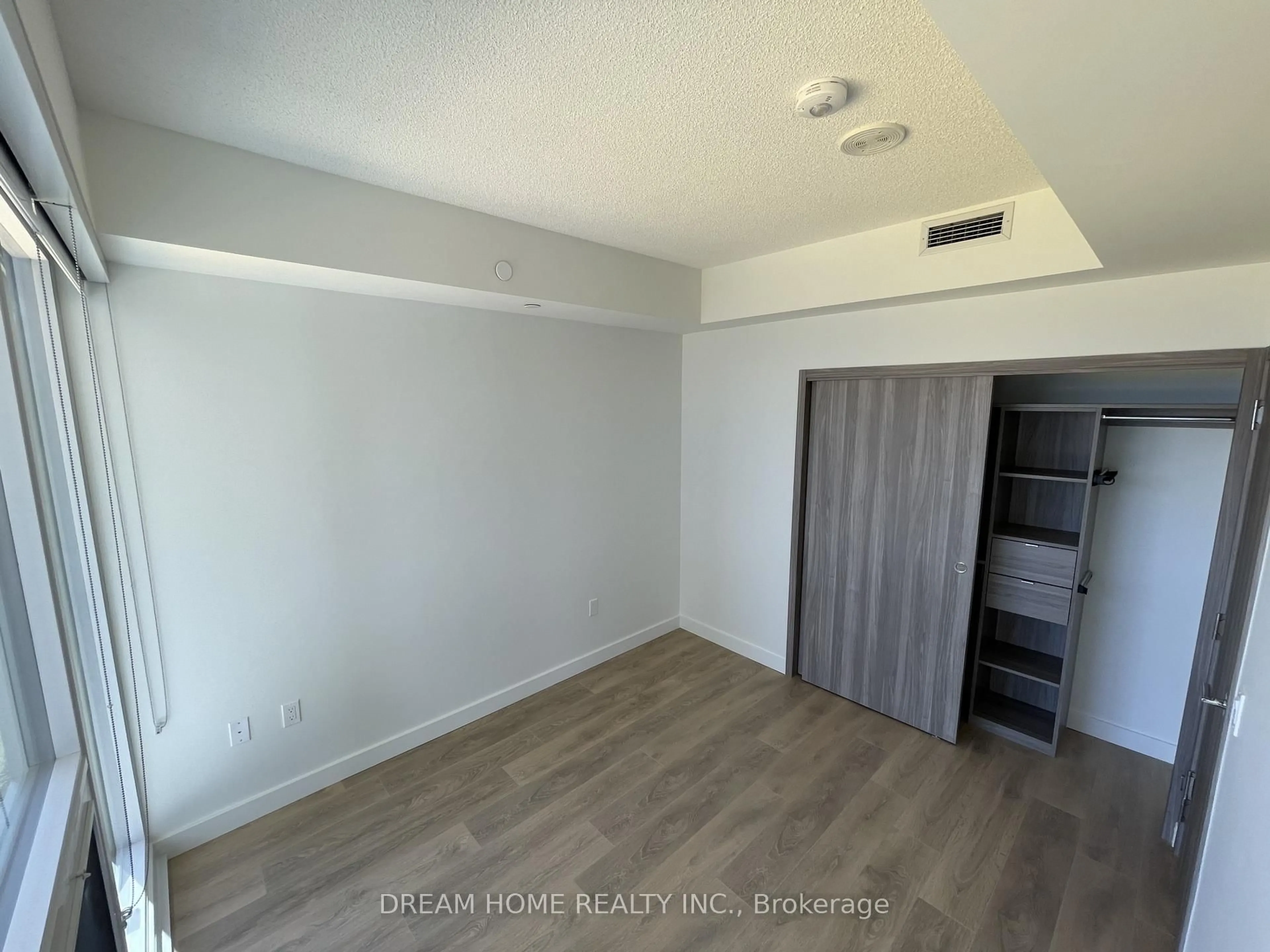 A pic of a room for 85 McMahon Dr #701, Toronto Ontario M2K 0H1