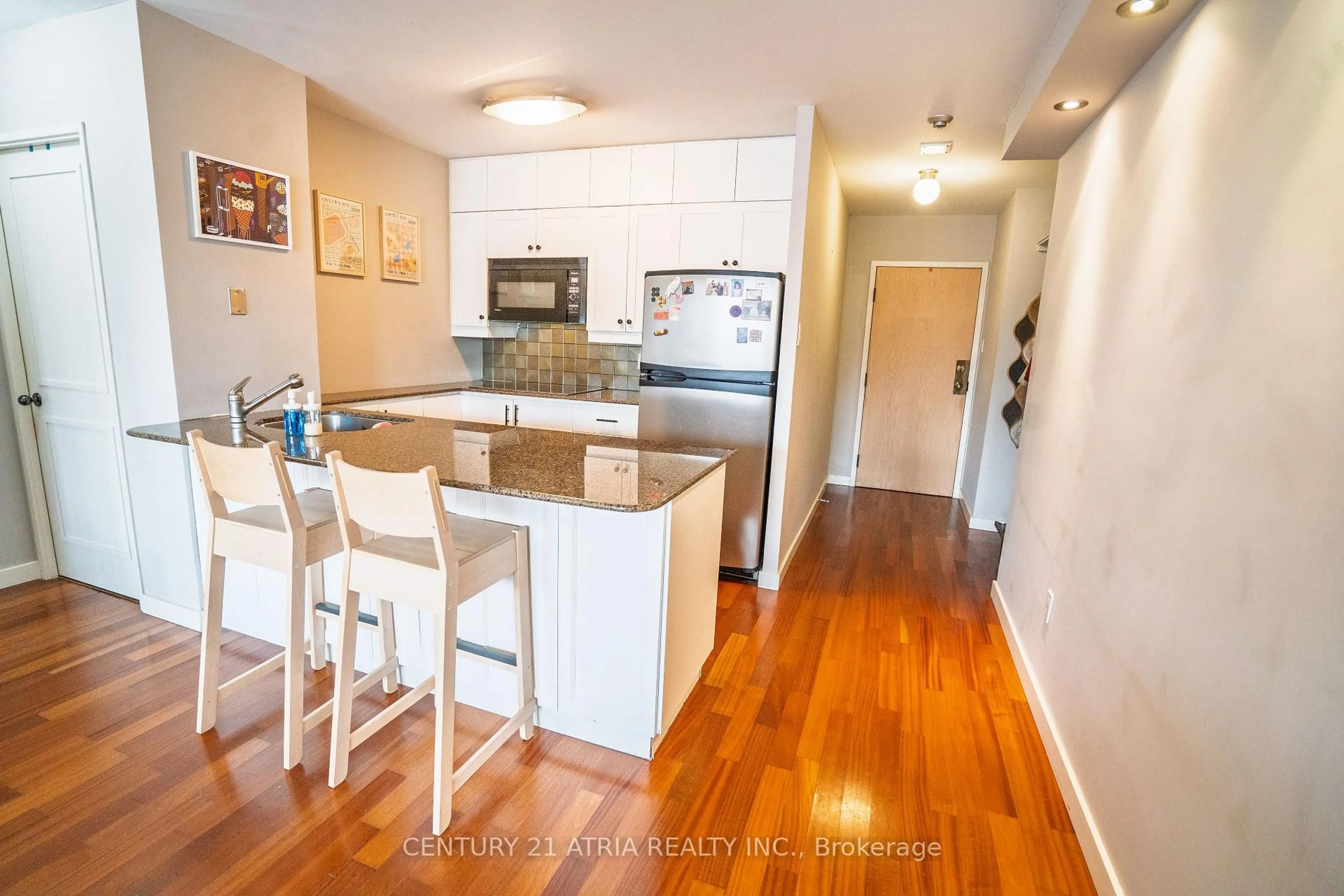 Unknown for 95 Lombard St #303, Toronto Ontario M5C 2V3