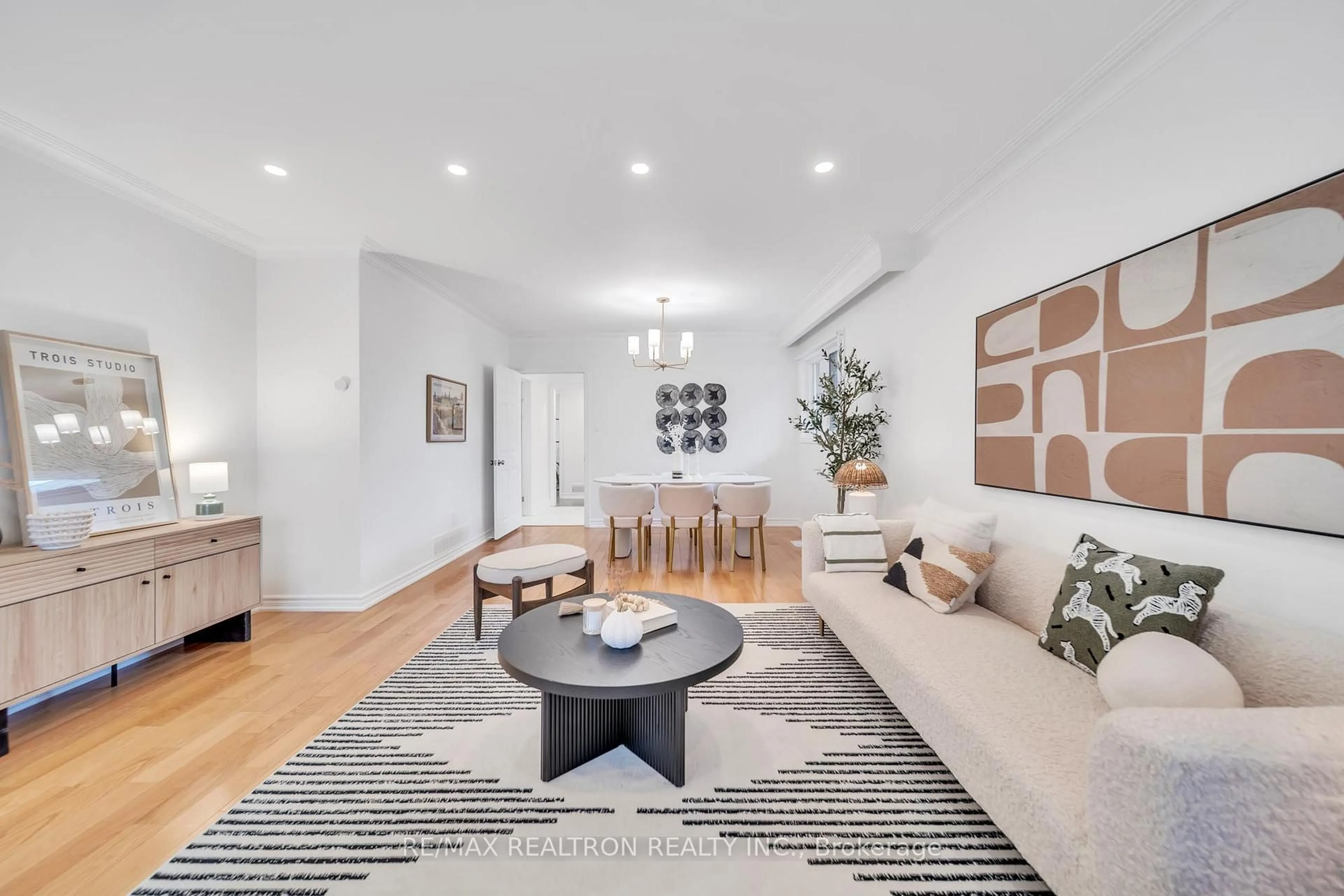 Living room with furniture, unknown for 109 Brian Dr, Toronto Ontario M2J 3Y6