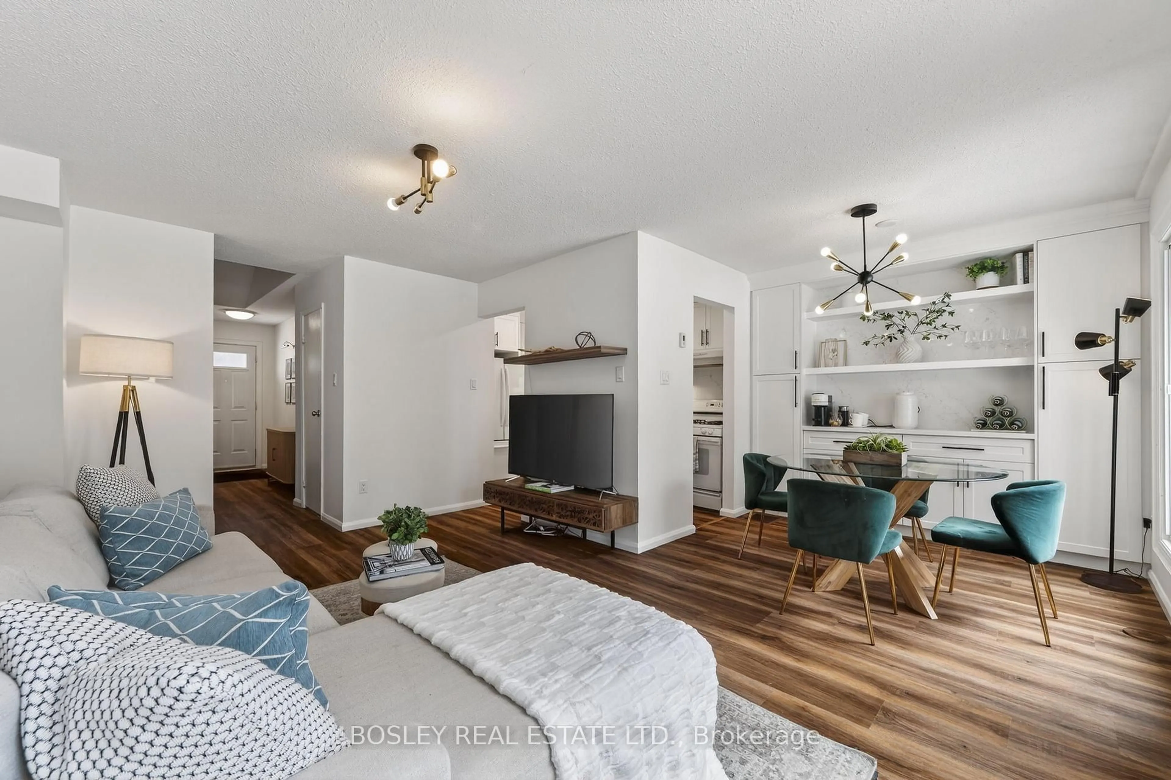 Living room with furniture, wood/laminate floor for 46 Rock Fern Way, Toronto Ontario M2J 4N4