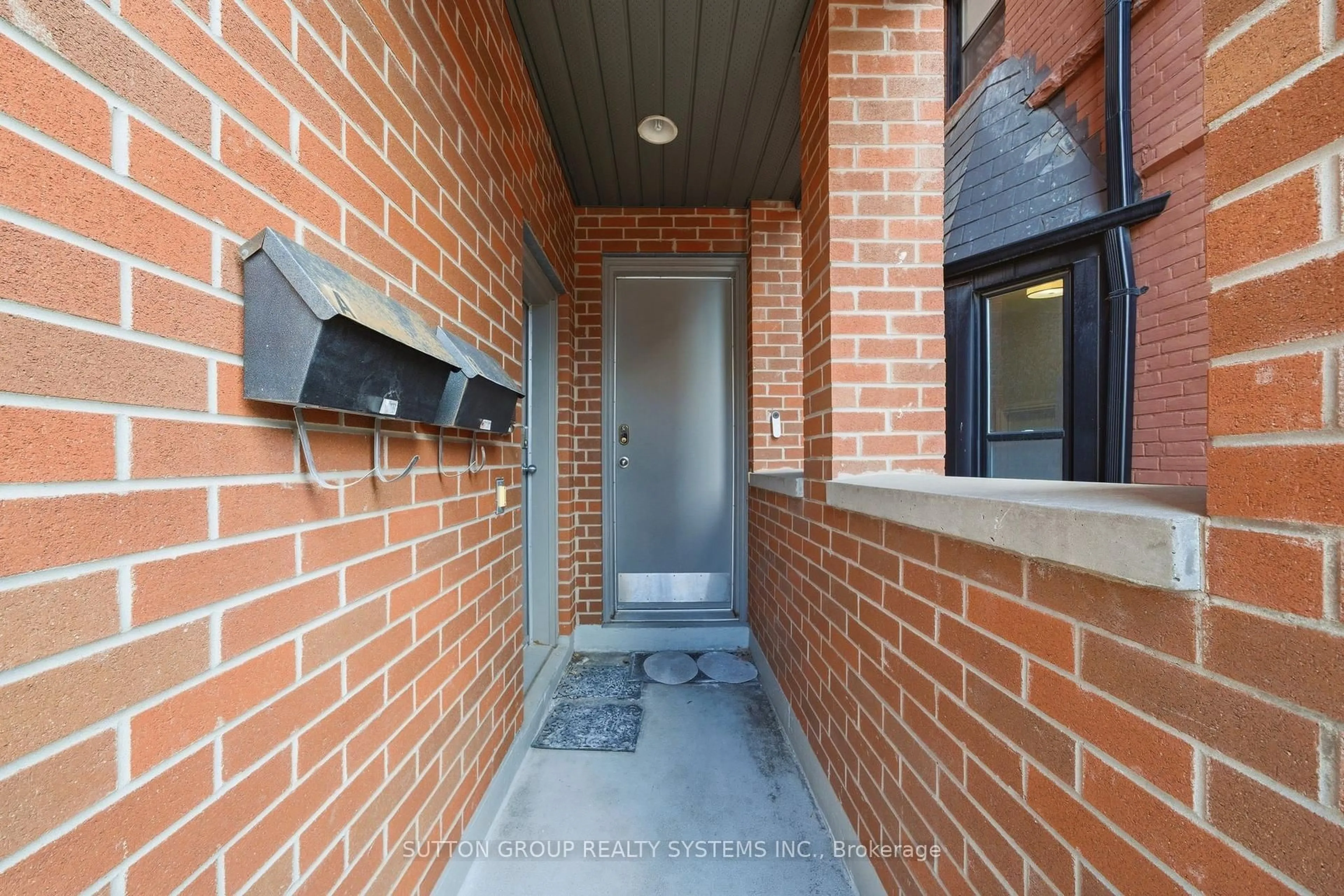 Unknown for 99A Walmer Rd, Toronto Ontario M5R 2X6