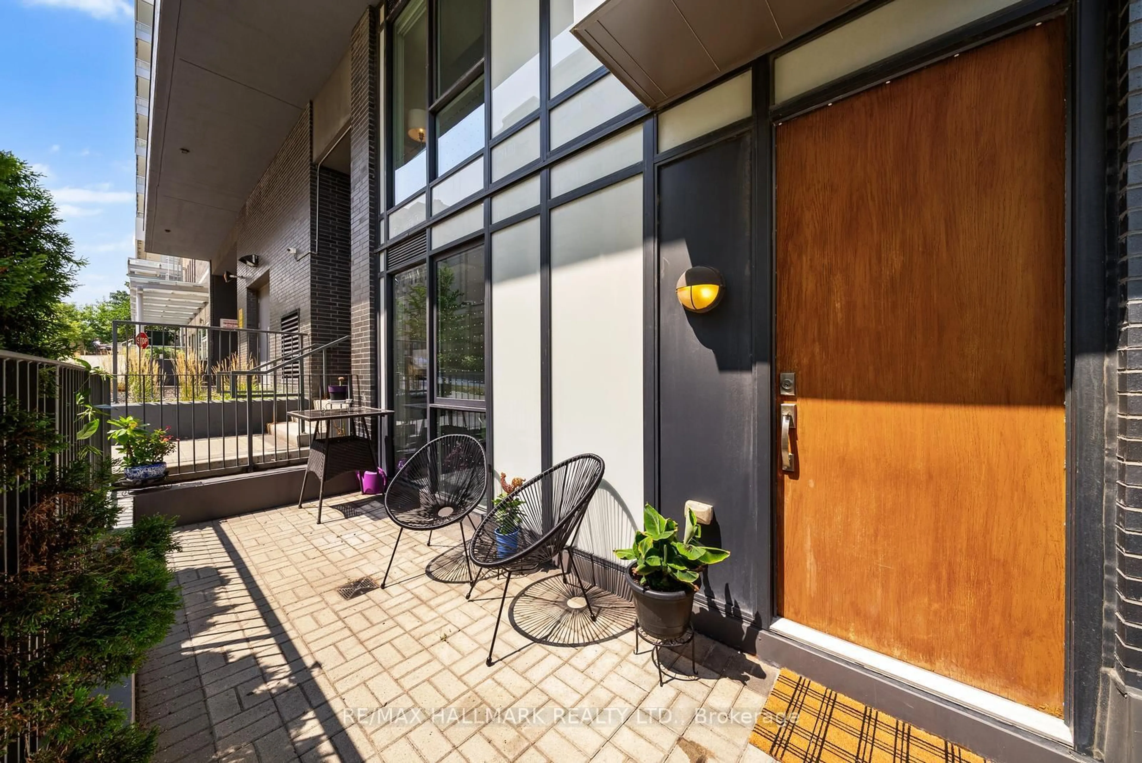 Patio, street for 18 Rean Dr #TH3, Toronto Ontario M2K 0C7