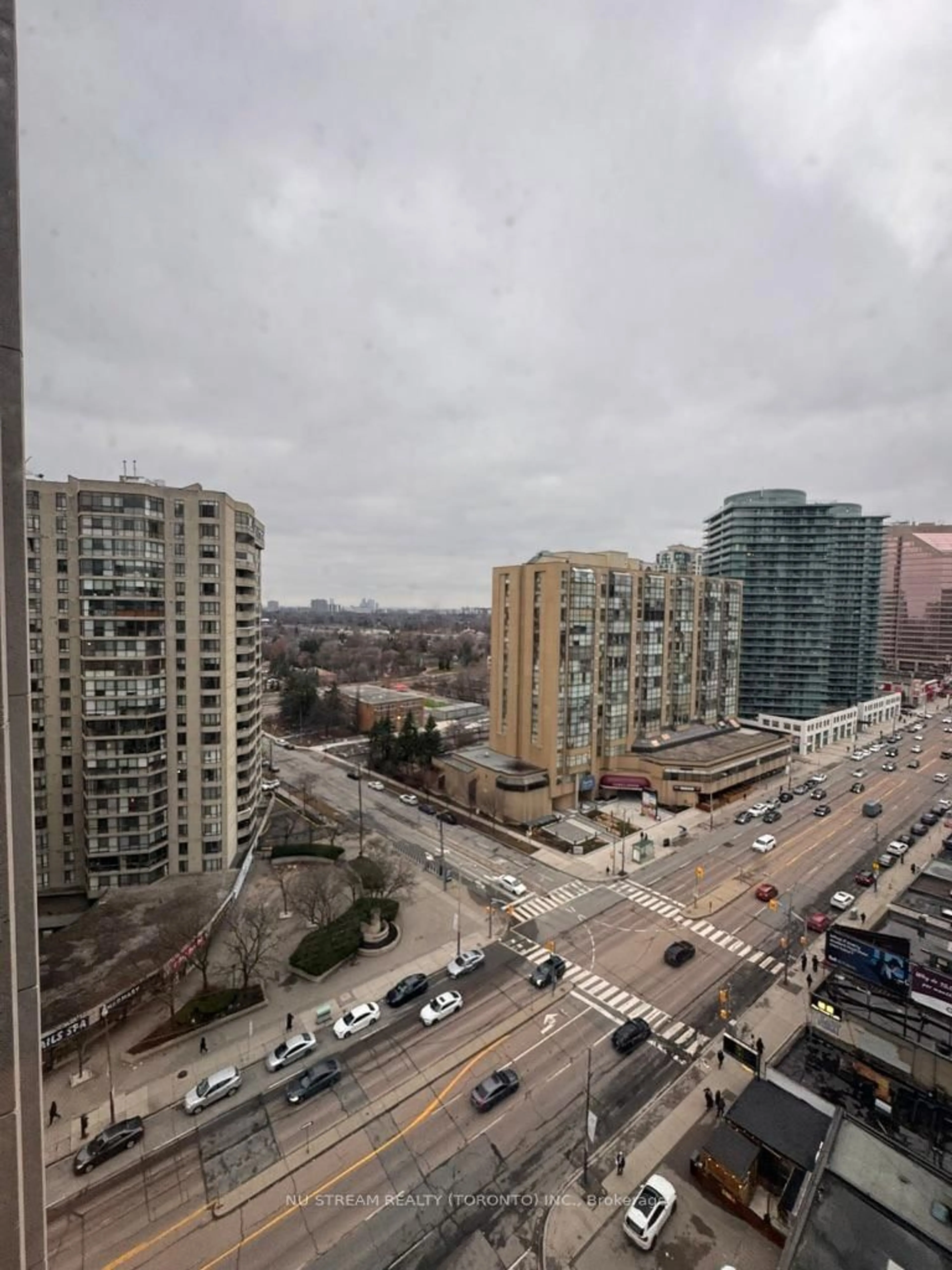 Blurry image for 500 Doris Ave #1519, Toronto Ontario M2N 0C1