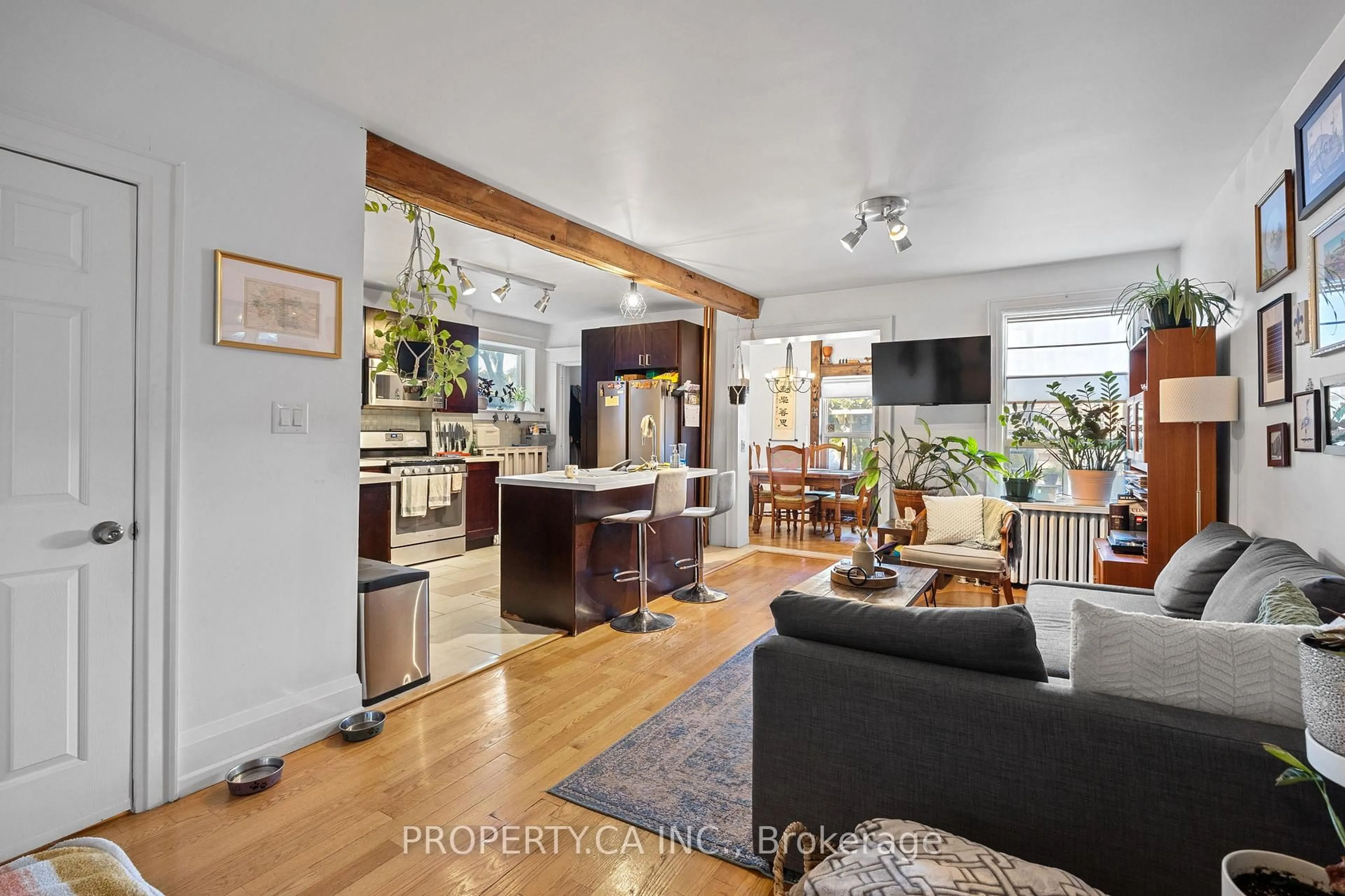 Unknown for 396 Roxton Rd, Toronto Ontario M6G 3R2