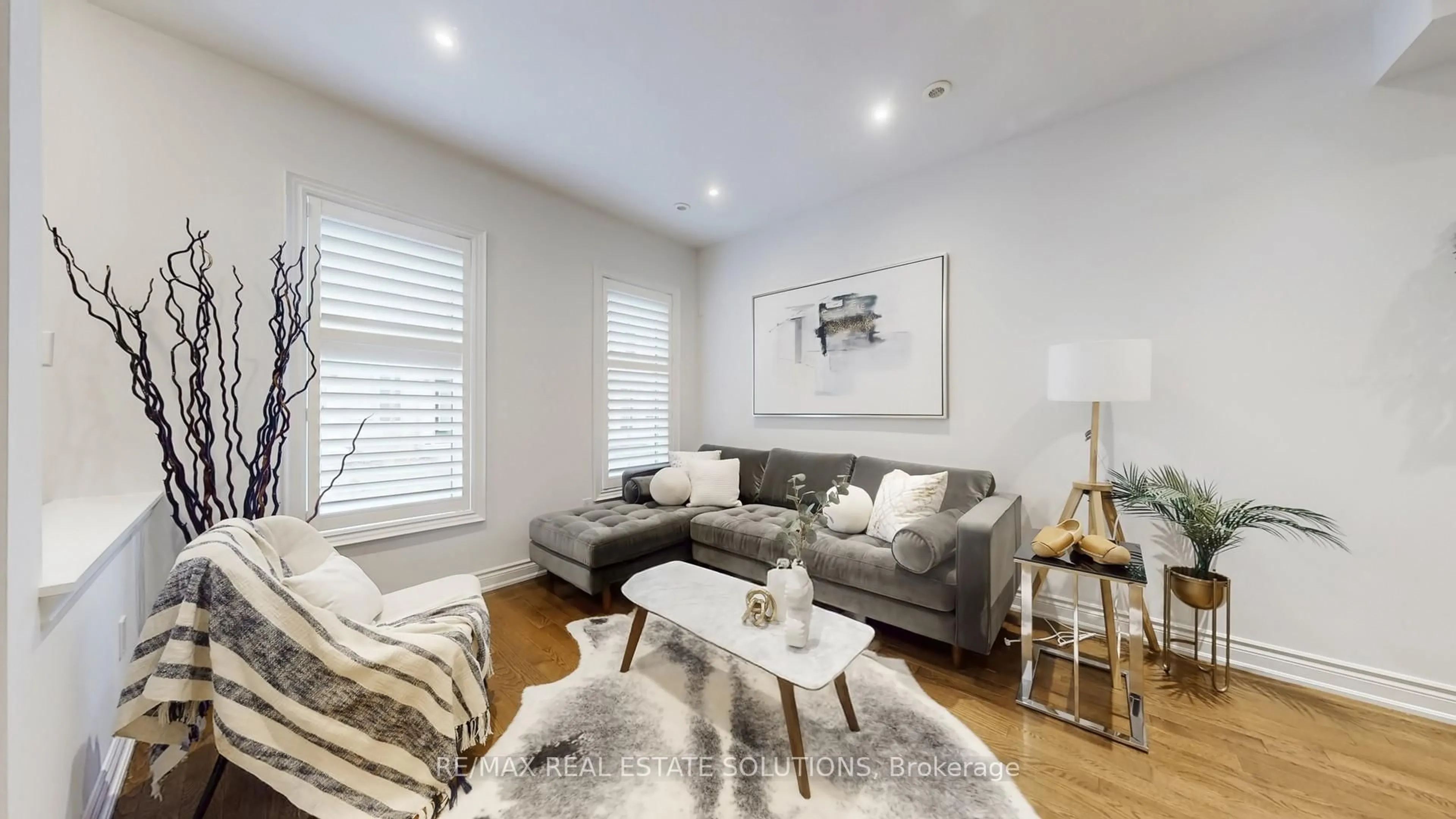 Living room with furniture, wood/laminate floor for 30 Hargrave Lane #5, Toronto Ontario M4N 0A4
