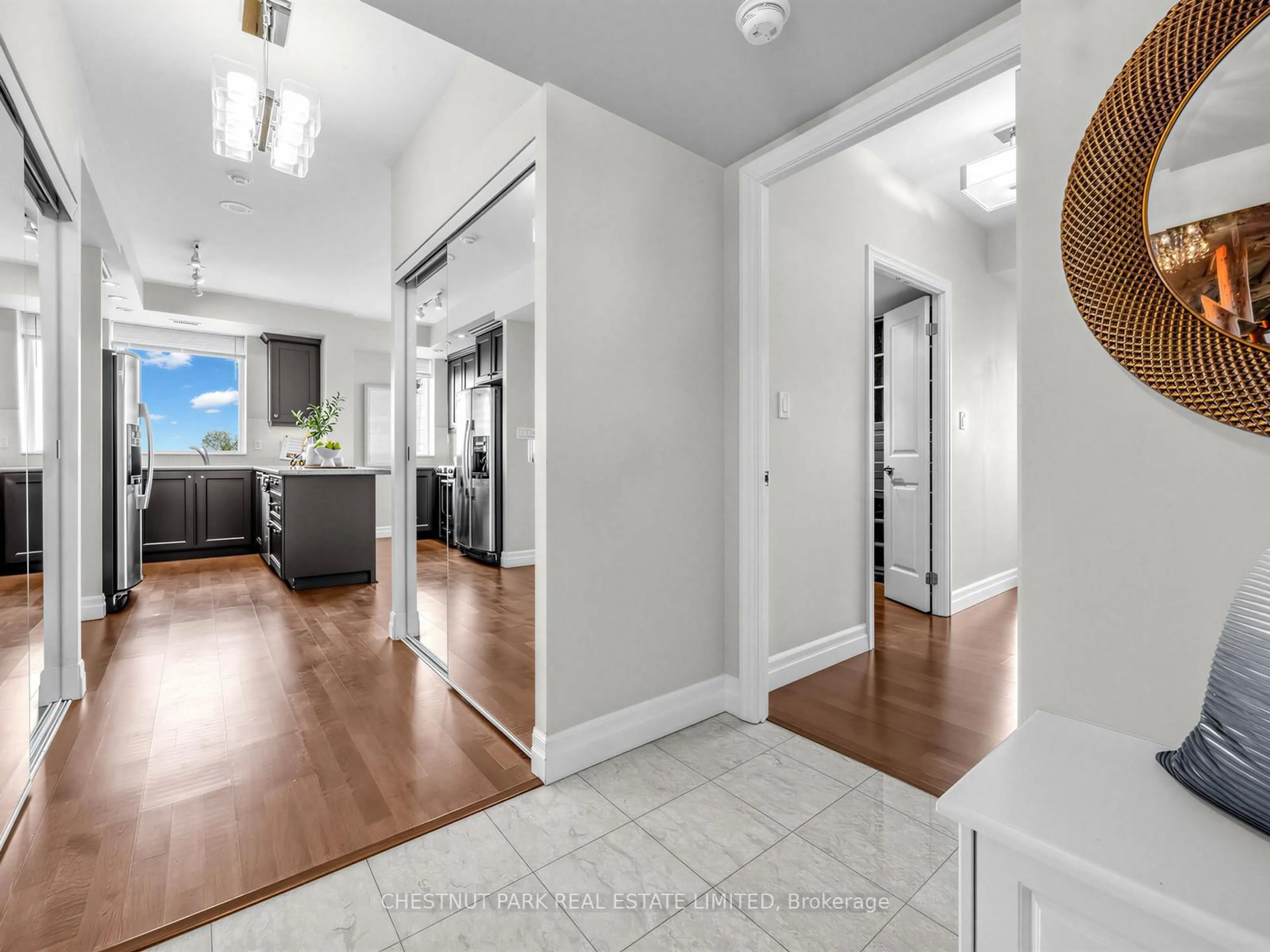 Indoor entryway for 900 Mount Pleasant Rd #PH1703, Toronto Ontario M4P 3J9
