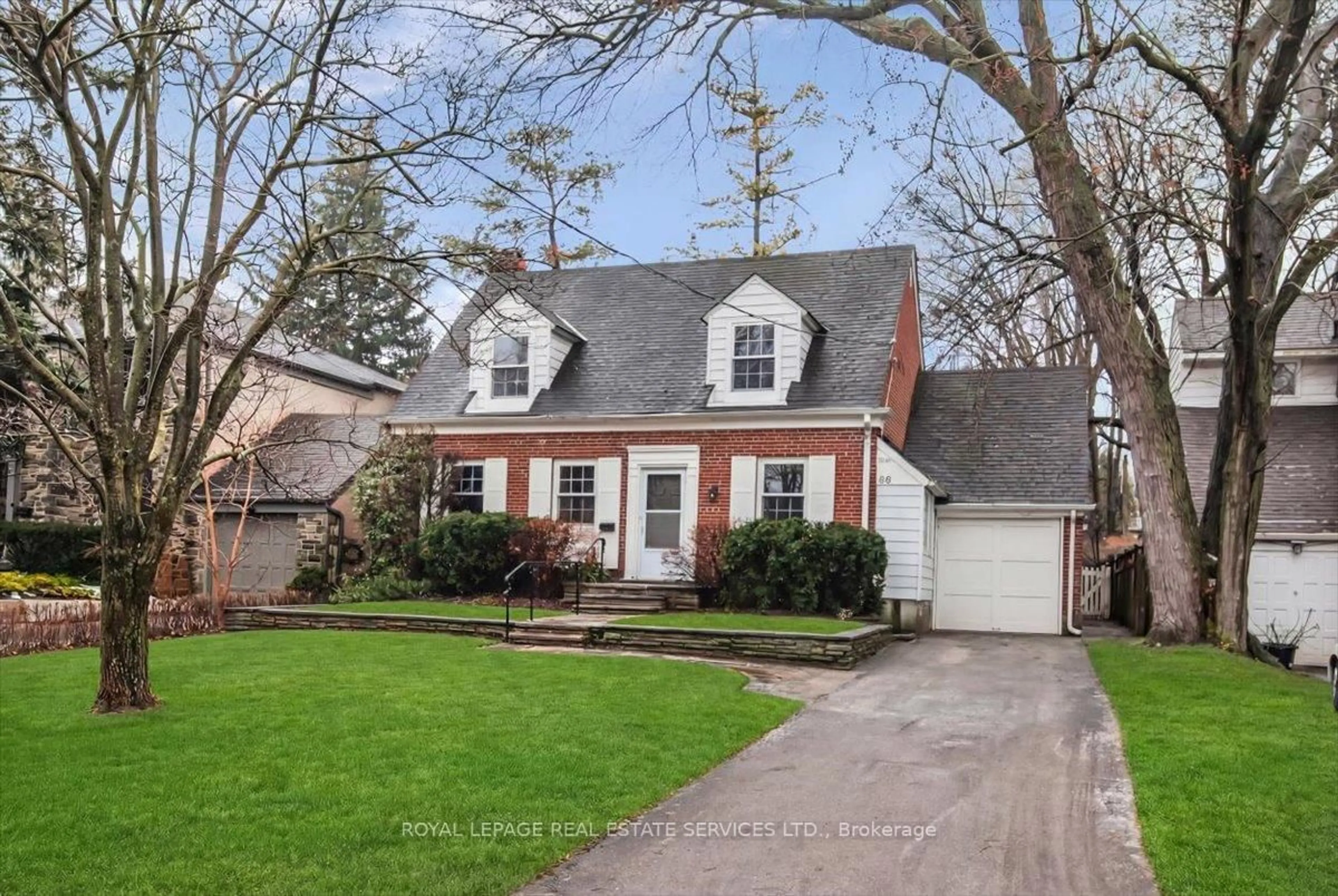 Home with brick exterior material, street for 66 Mason Blvd, Toronto Ontario M5M 3C8