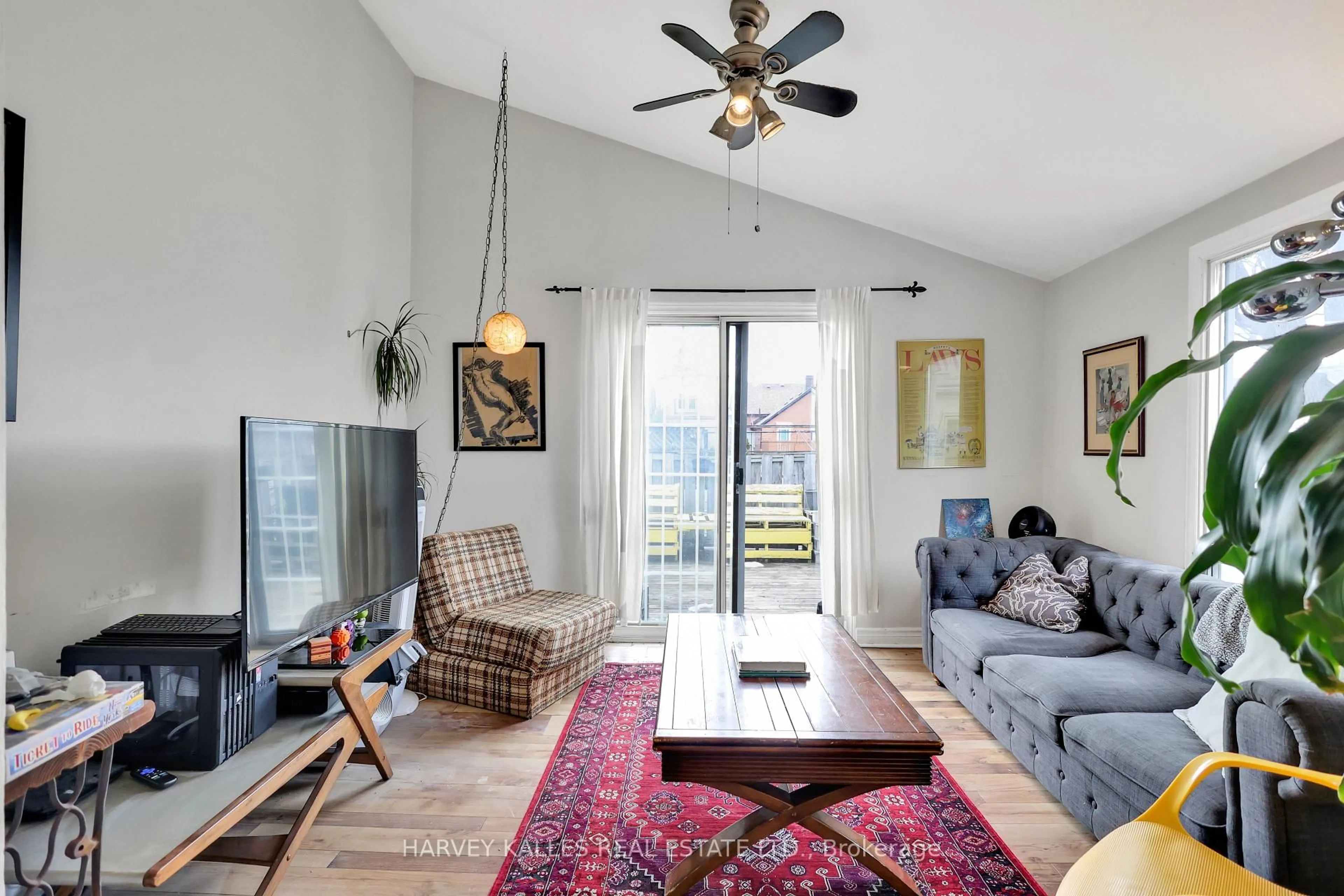 Living room with furniture, unknown for 244 Markham St, Toronto Ontario M6J 2G6