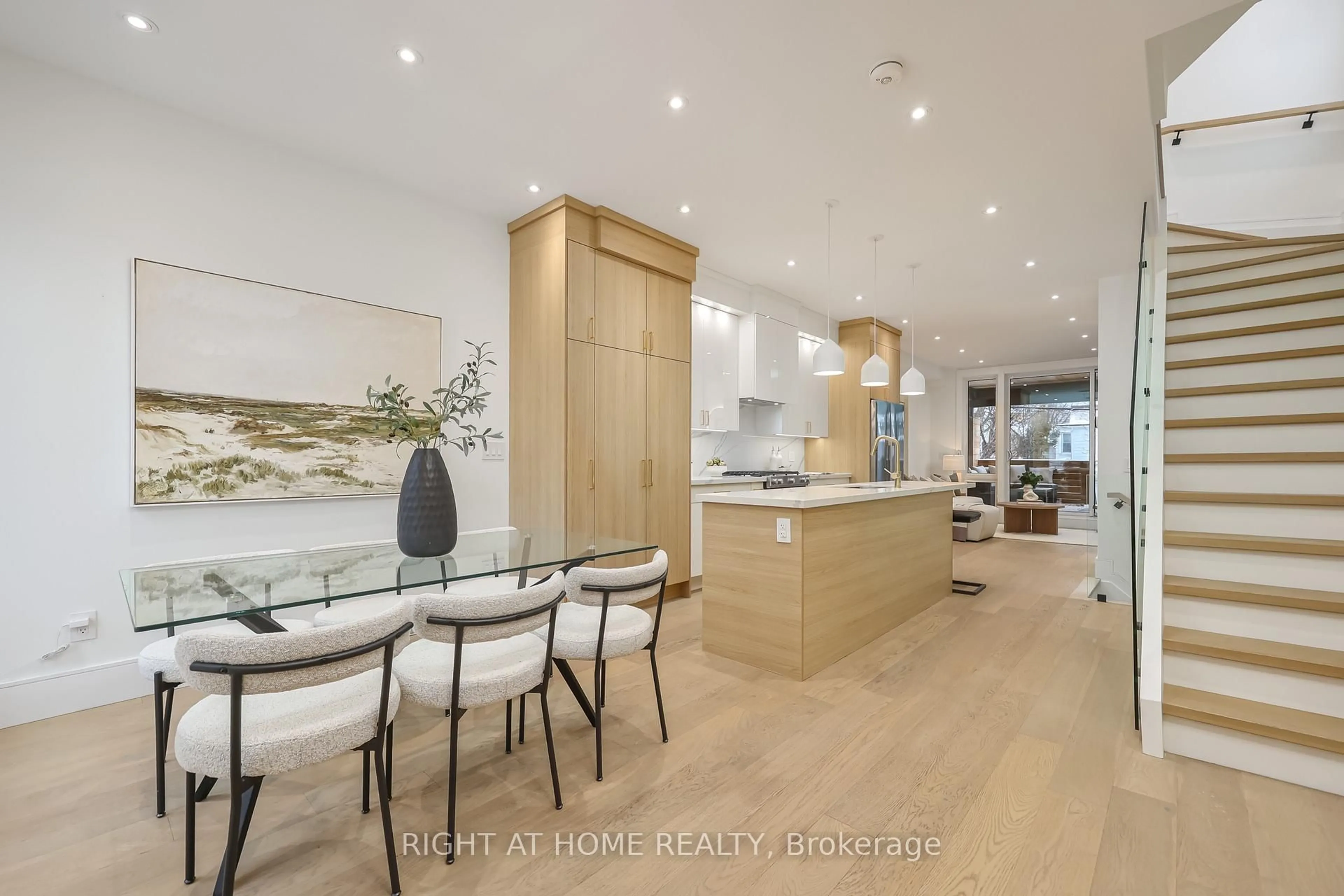 Unknown for 193 Winnett Ave, Toronto Ontario M6C 3L8