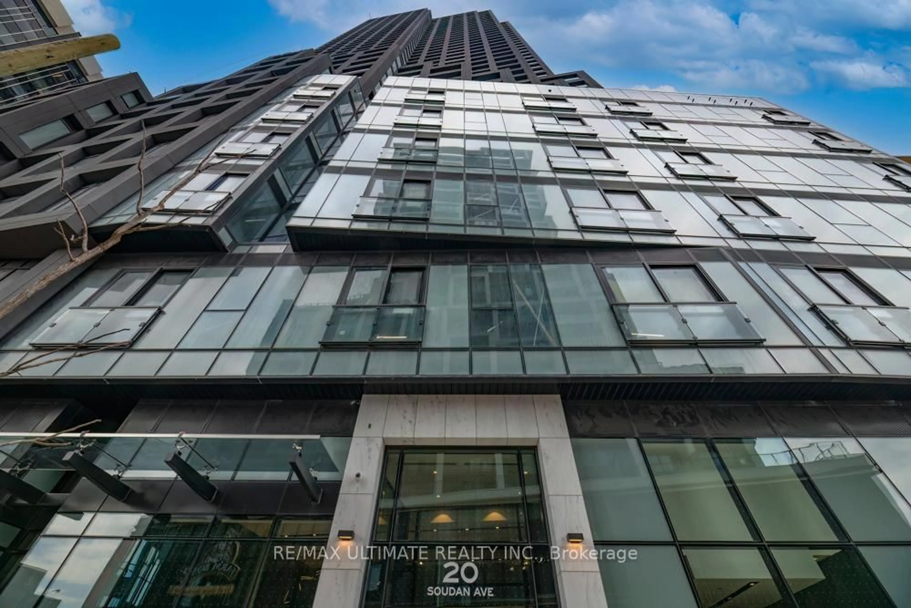 Indoor foyer for 20 Soudan Ave #1008, Toronto Ontario M4S 1V5