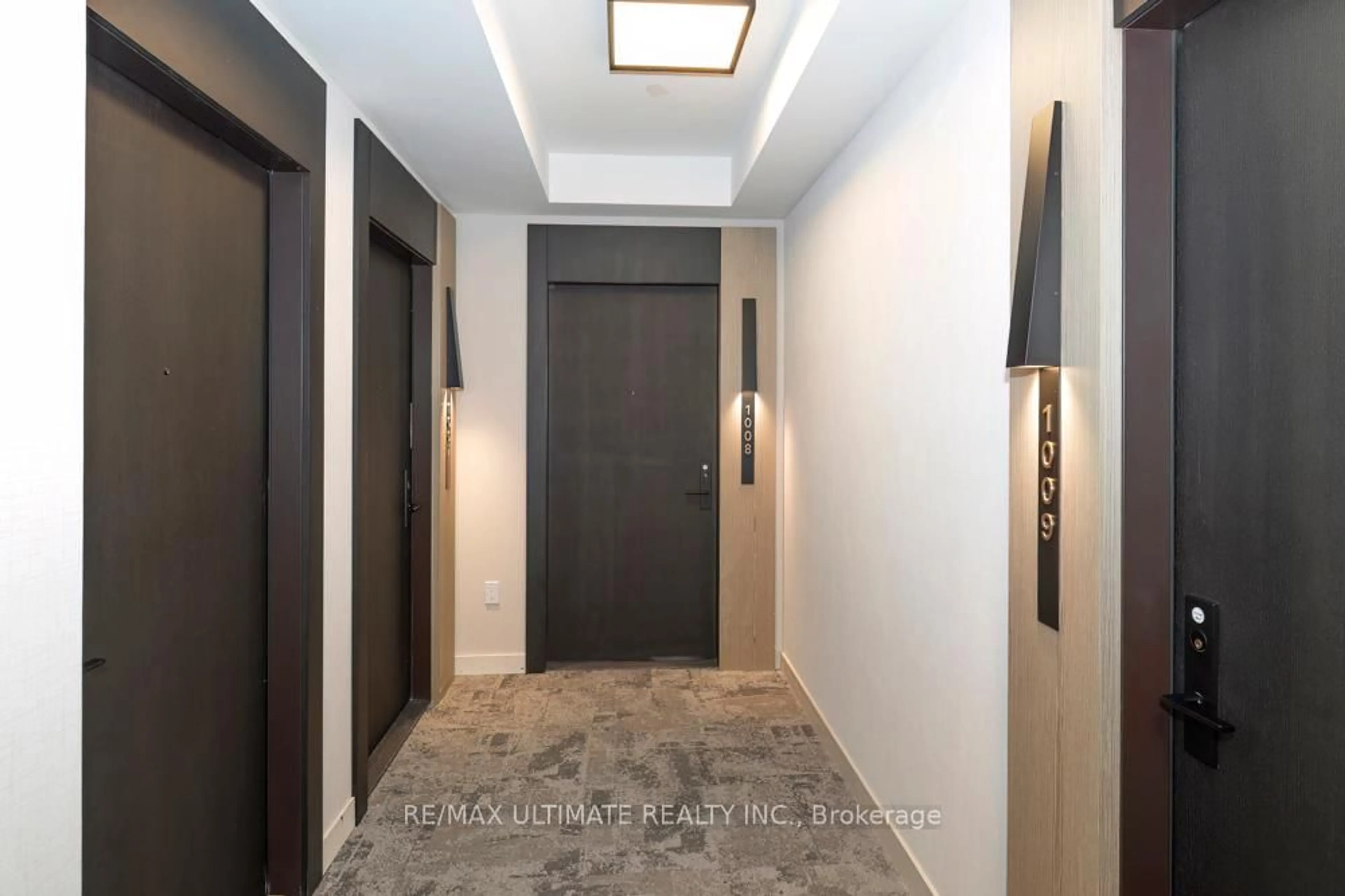 Indoor foyer for 20 Soudan Ave #1008, Toronto Ontario M4S 1V5