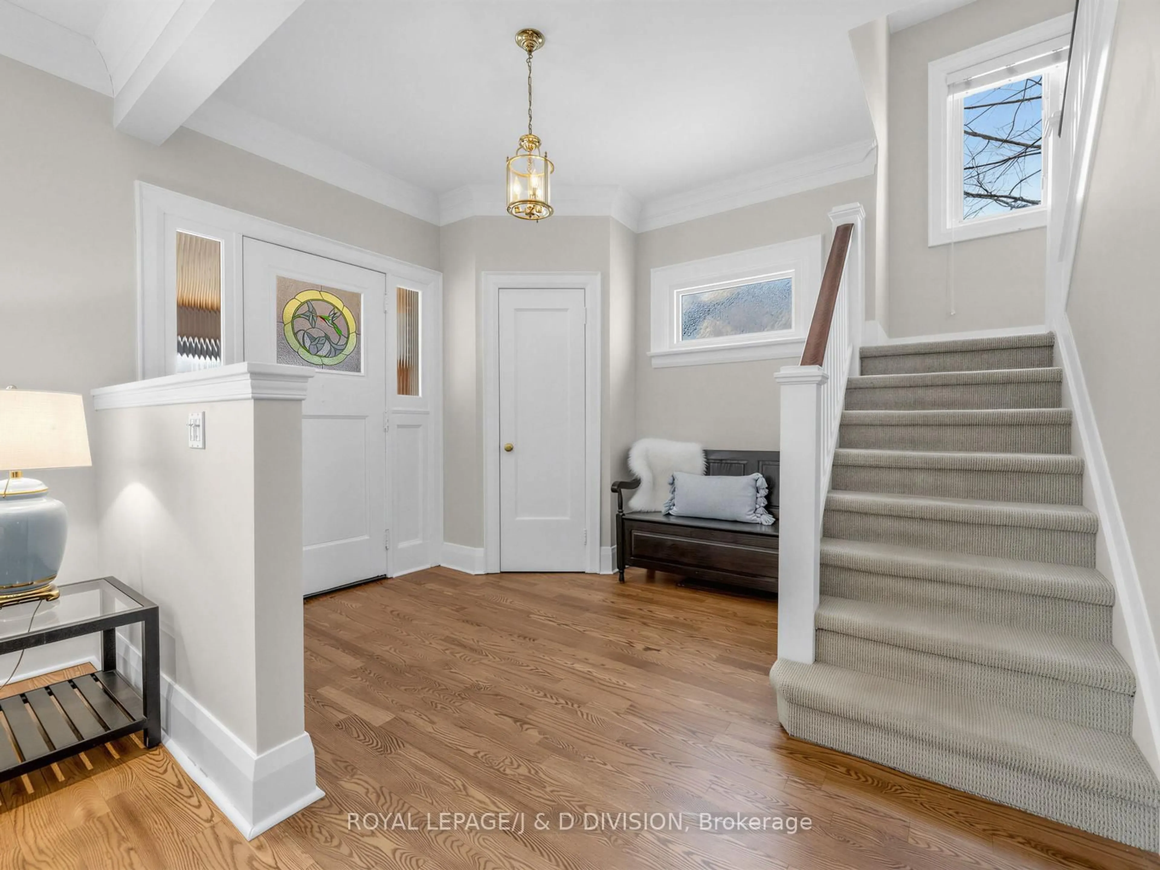 Indoor entryway for 112 Rose Park Dr, Toronto Ontario M4T 1R5