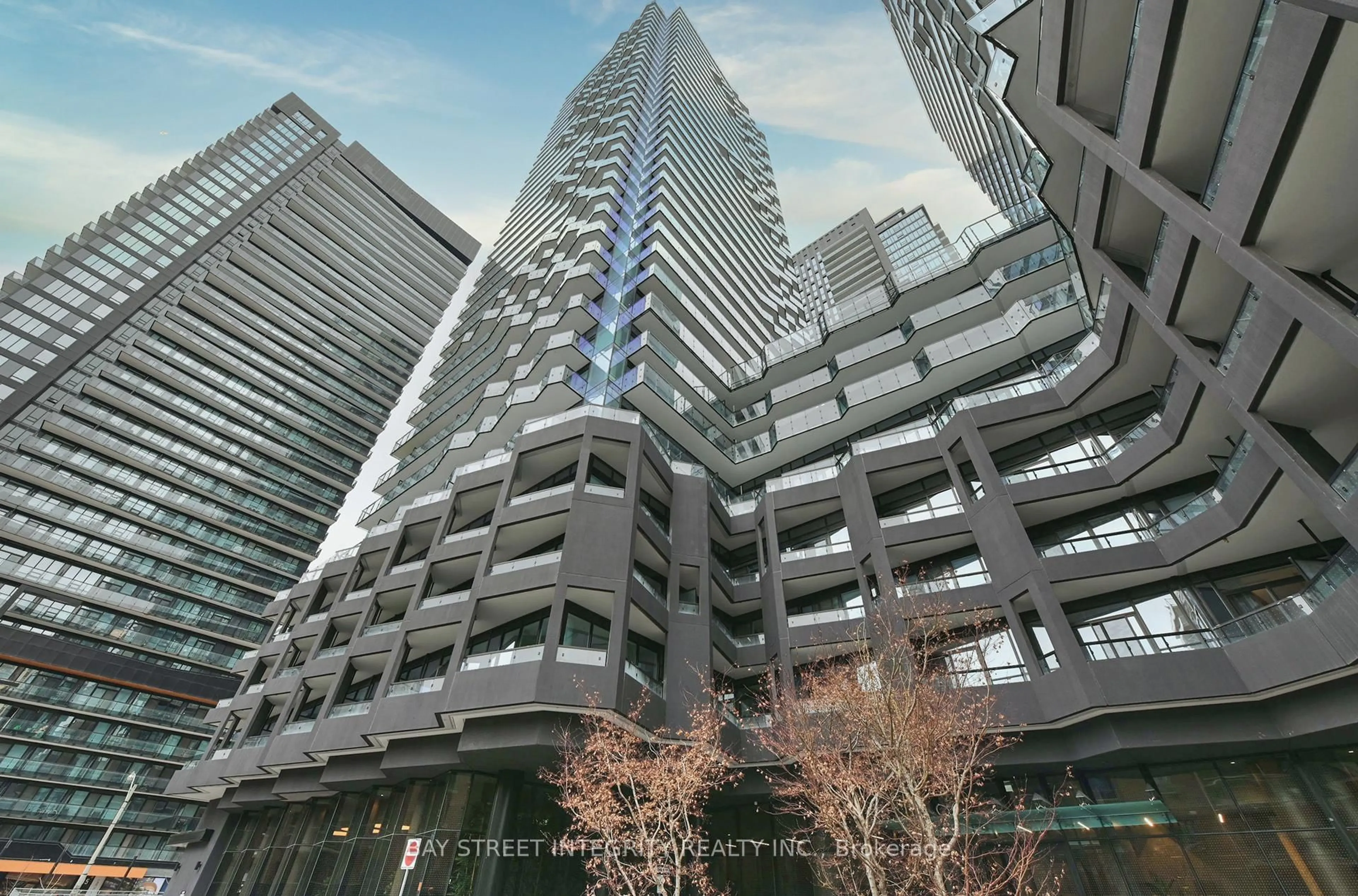 Indoor foyer for 110 Broadway Ave #3310, Toronto Ontario M4P 1V7