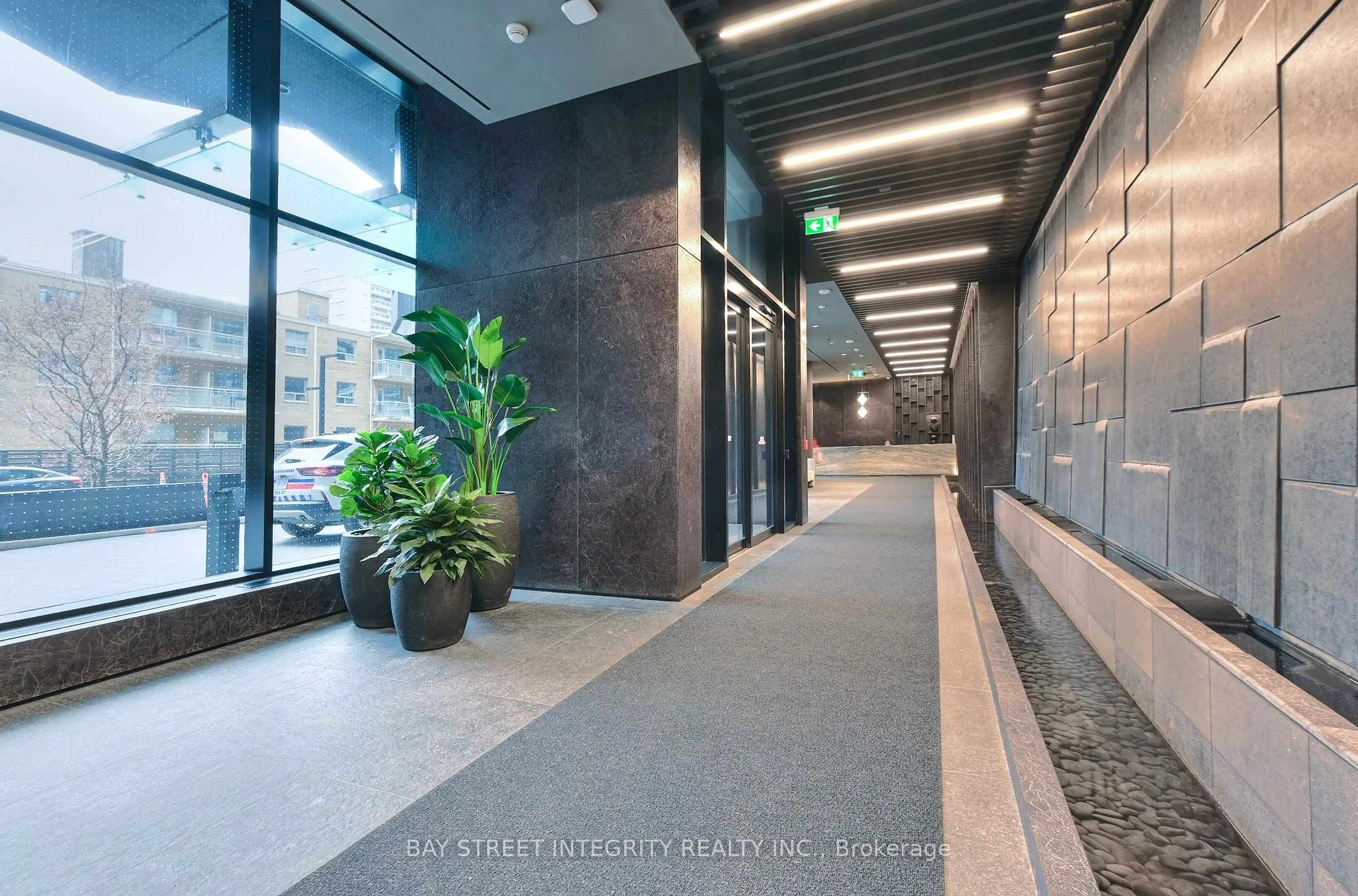Indoor foyer for 110 Broadway Ave #3310, Toronto Ontario M4P 1V7