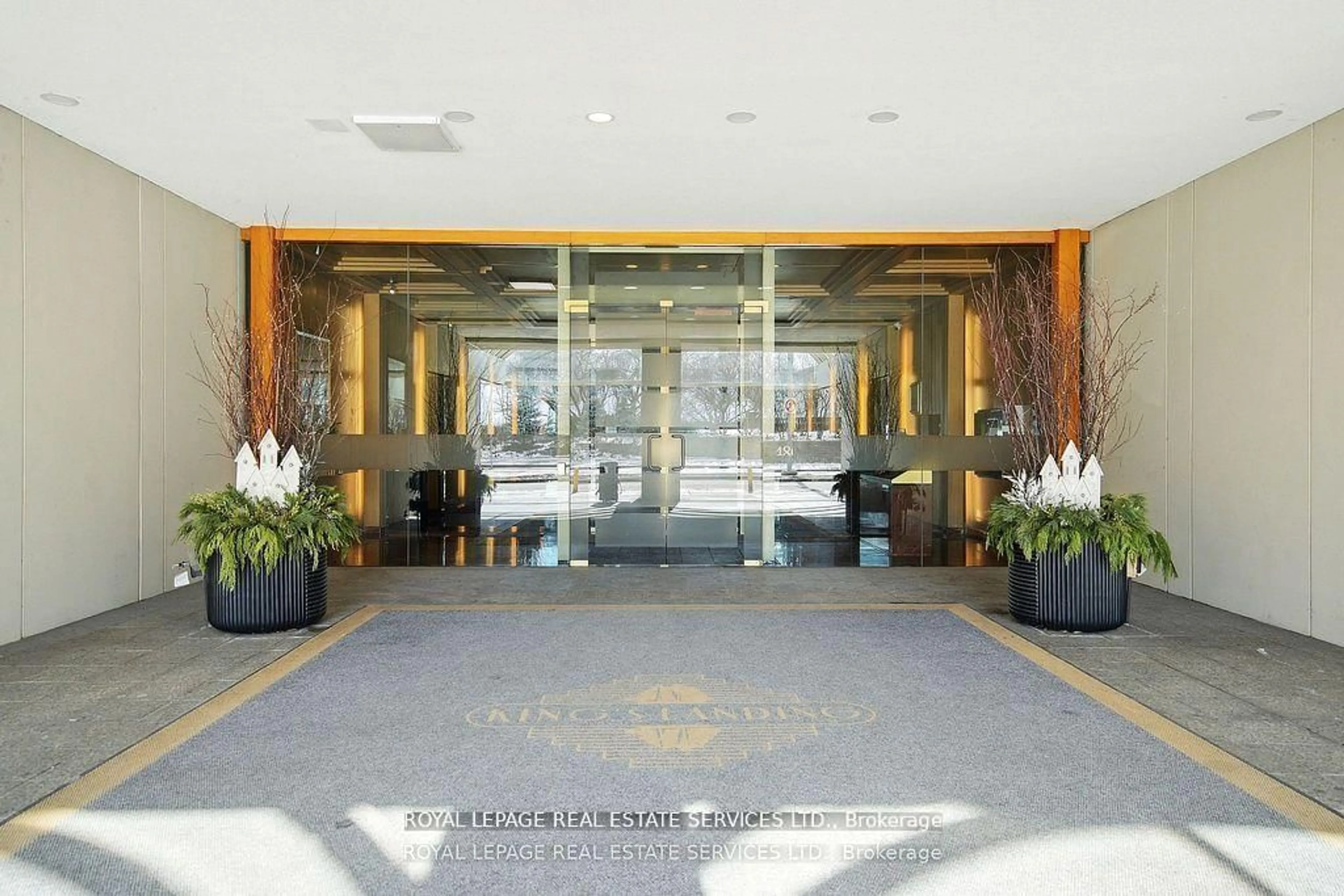 Lobby for 480 Queens Quay #601, Toronto Ontario M5V 2Y5