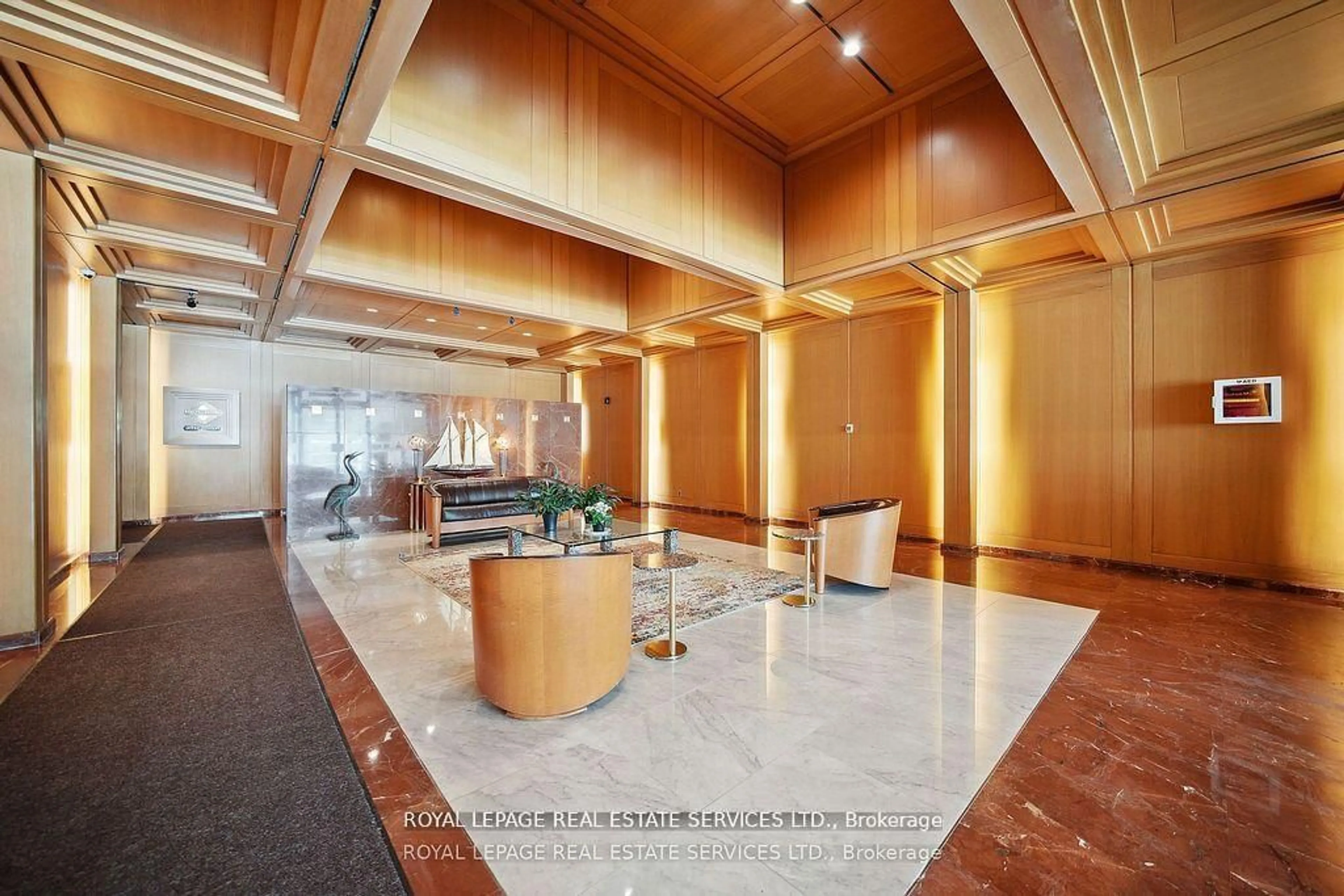 Lobby for 480 Queens Quay #601, Toronto Ontario M5V 2Y5