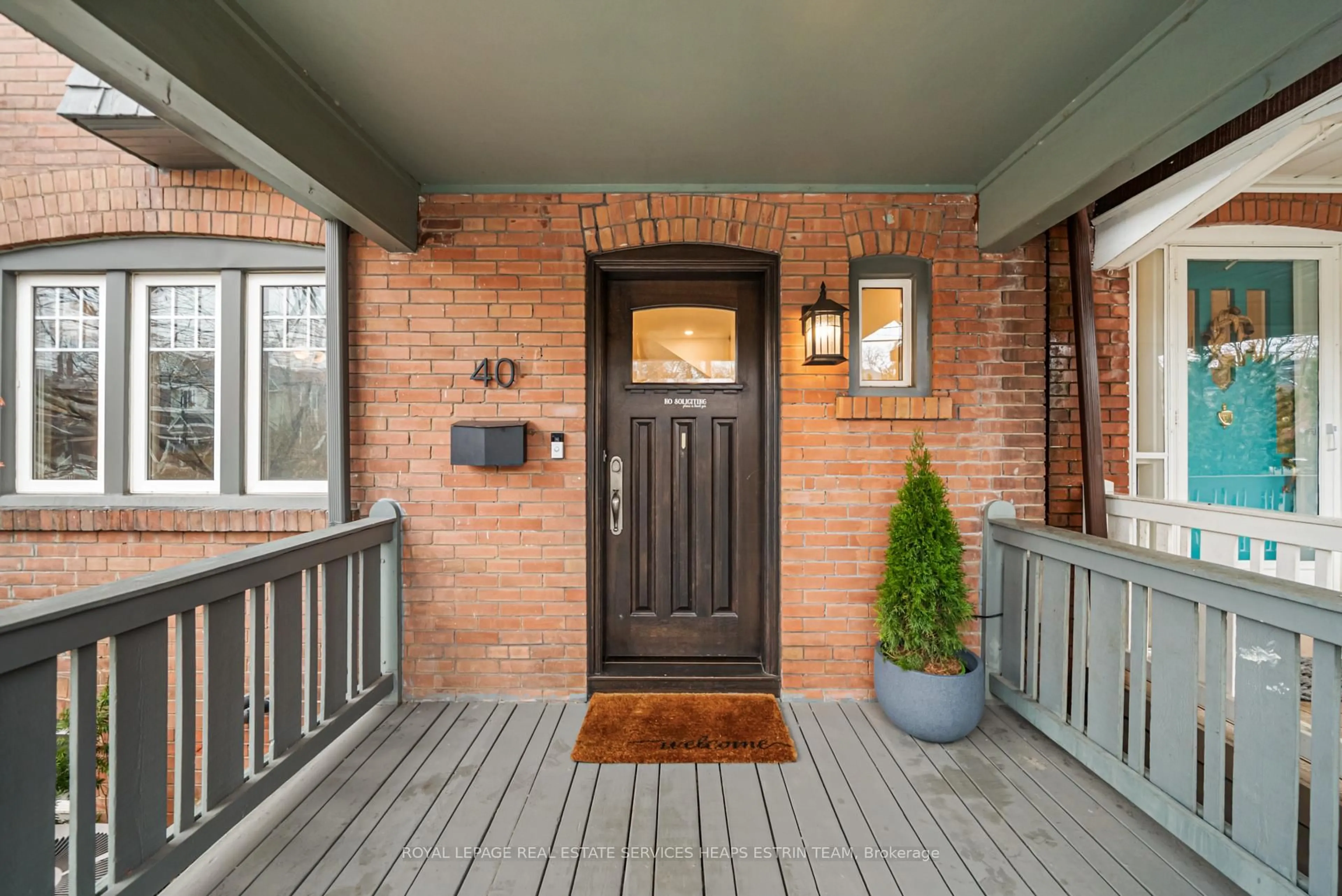 Indoor entryway for 40 Bowood Ave, Toronto Ontario M4N 1Y4