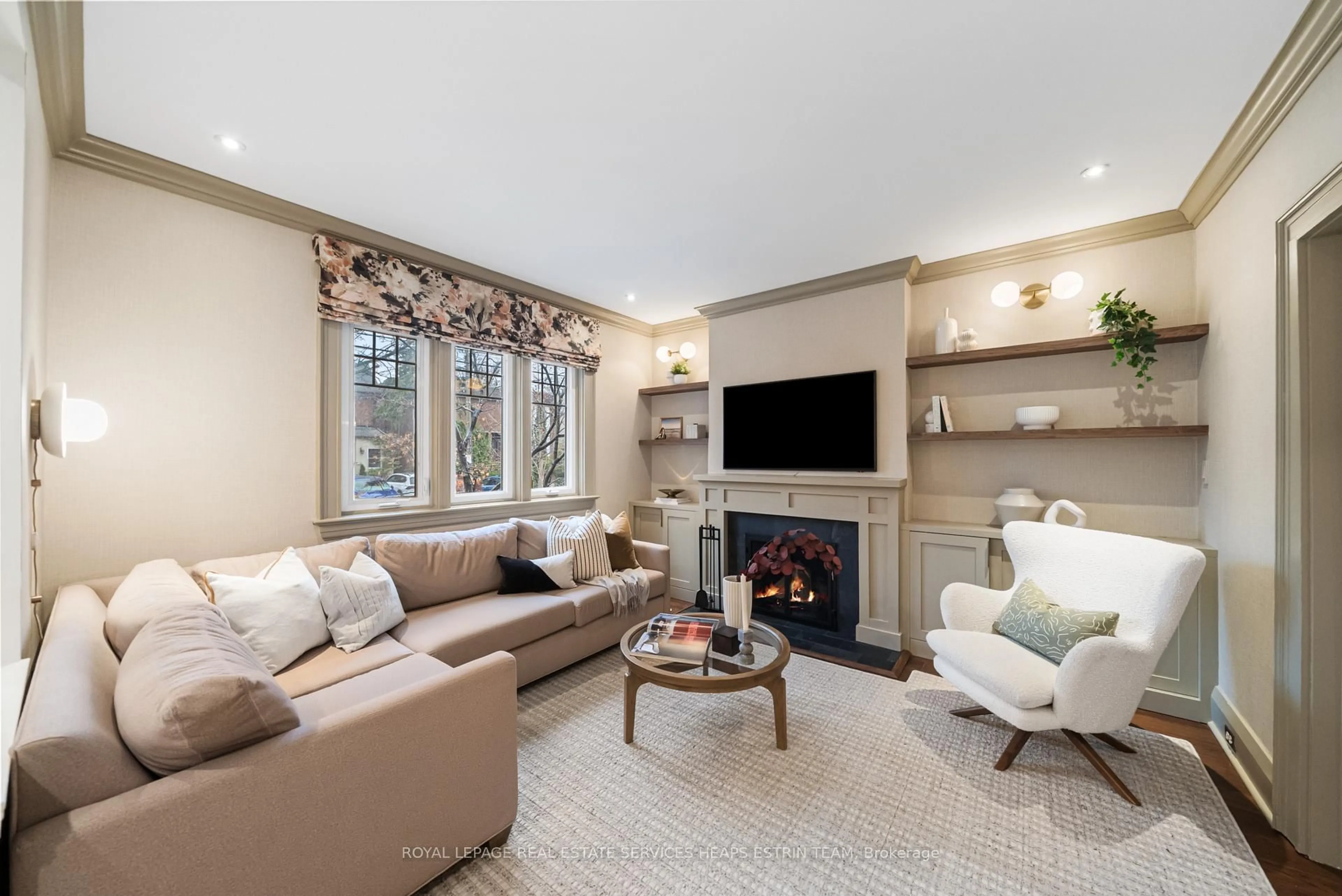 Living room with furniture, unknown for 40 Bowood Ave, Toronto Ontario M4N 1Y4