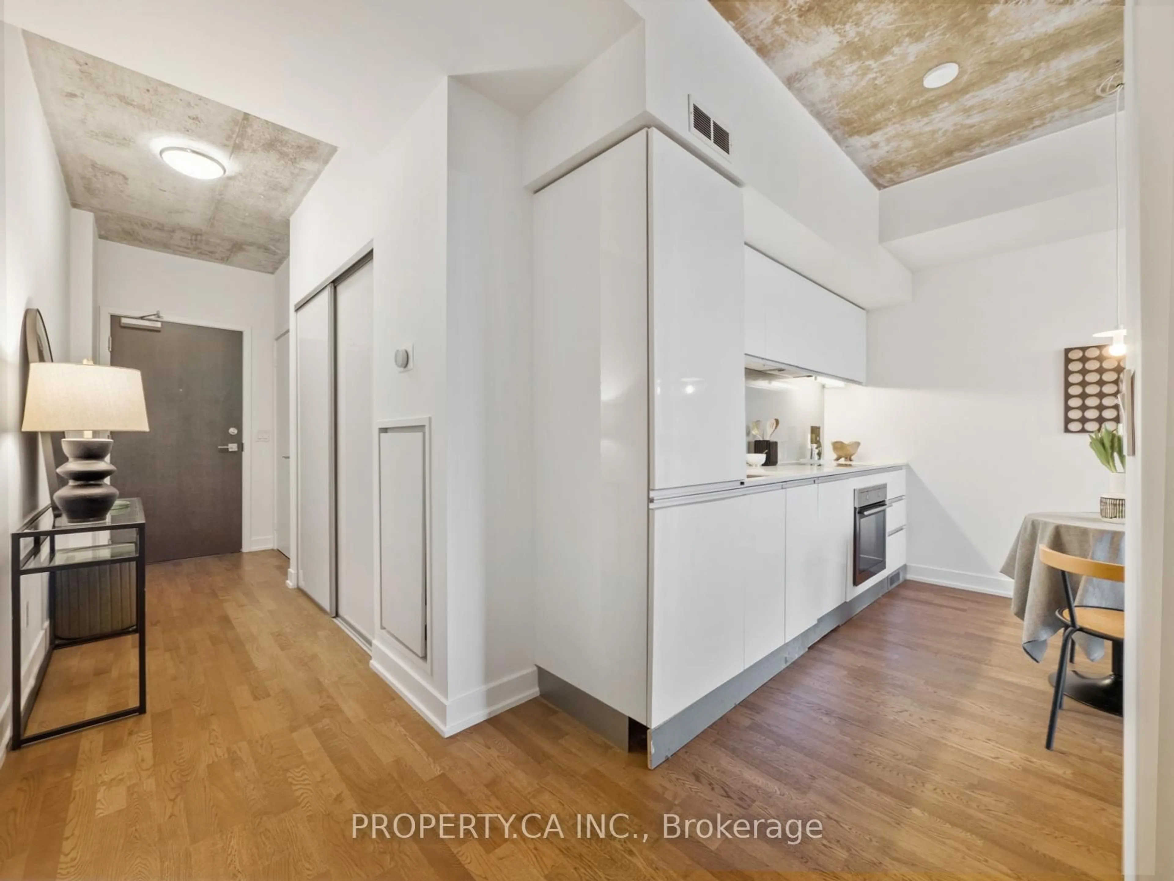 Unknown for 20 Minowan Miikan Lane #729, Toronto Ontario M6J 0E5