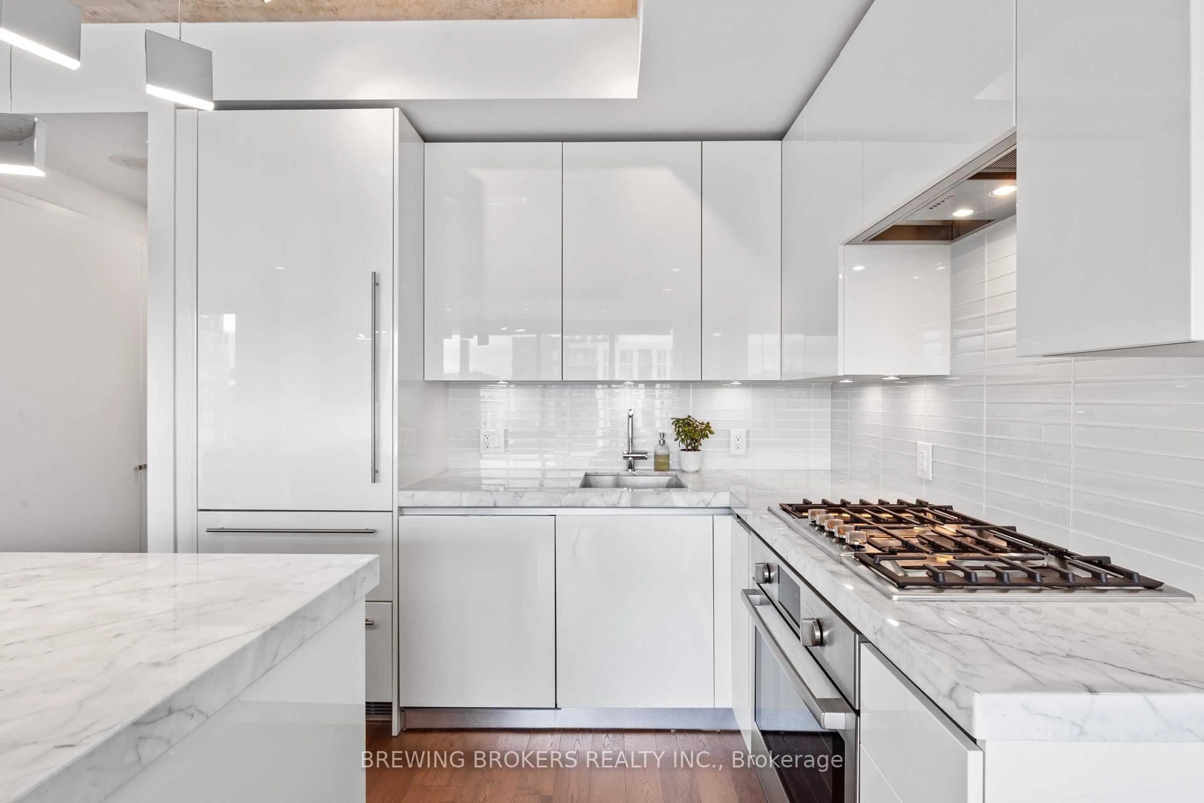 Contemporary kitchen, ceramic/tile floor for 629 King St W St #PH1411, Toronto Ontario M5V 0G9