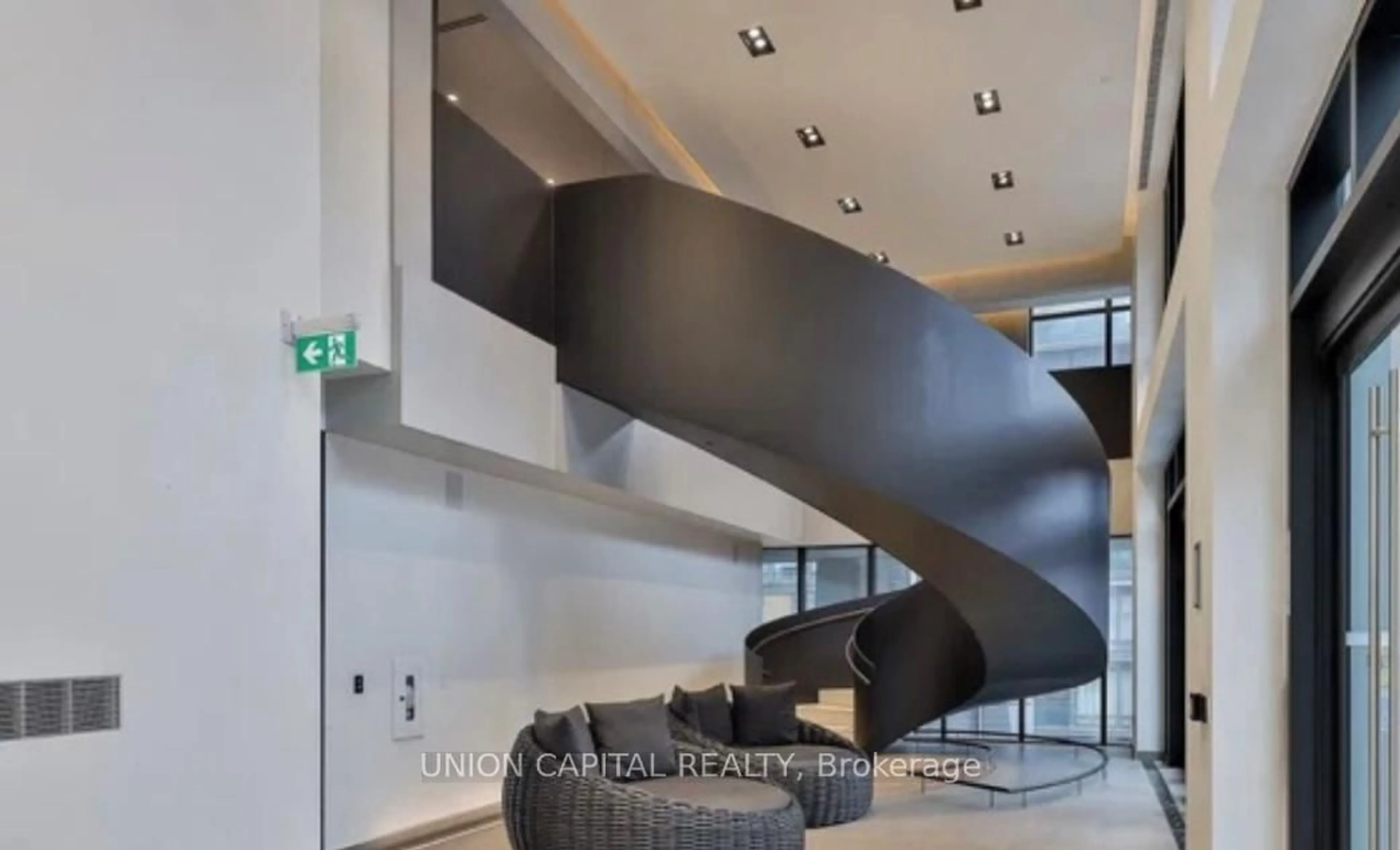 Indoor foyer for 1 Yorkville Ave #3709, Toronto Ontario M4W 0B1