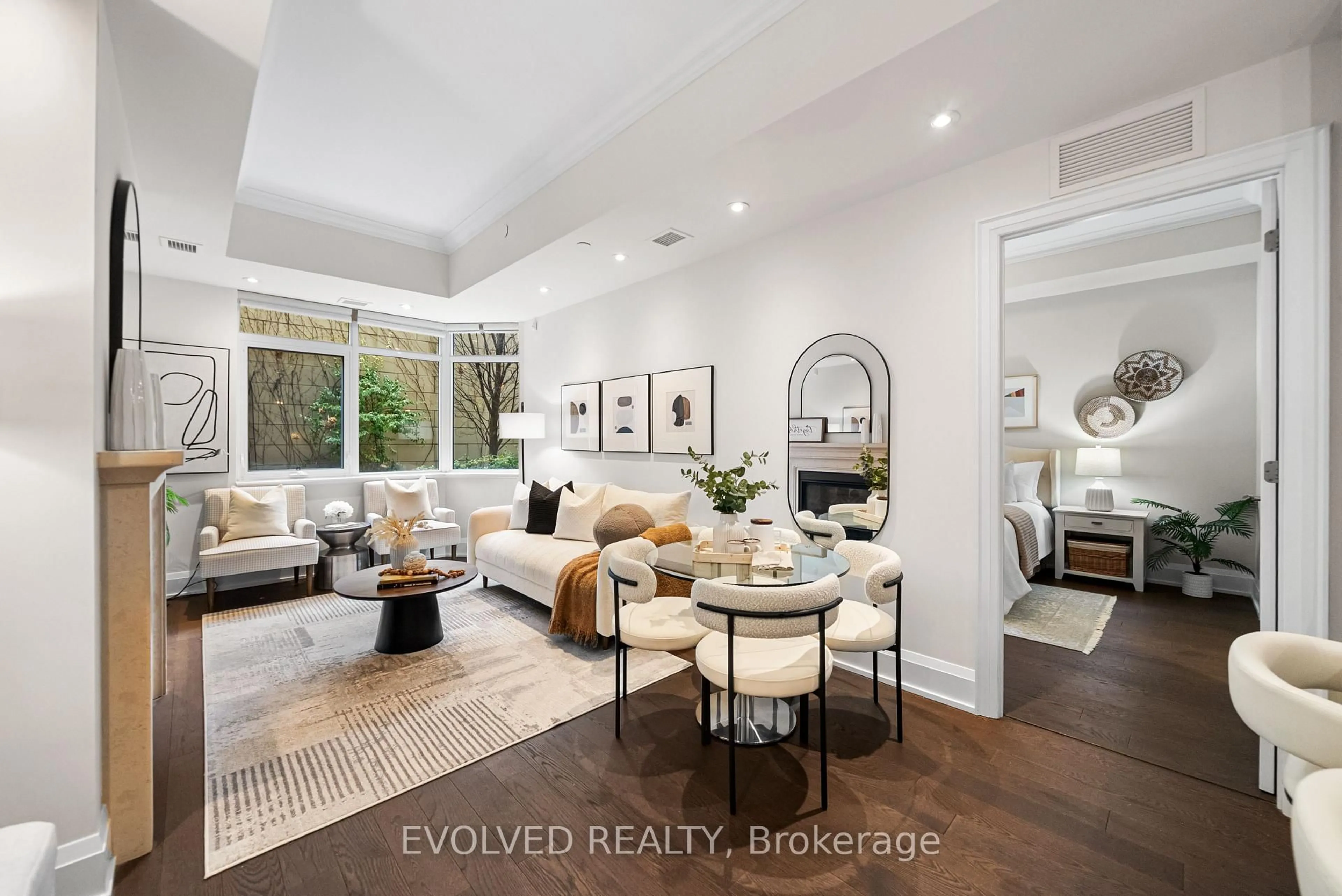 Living room with furniture, unknown for 1900 Bayview Ave #128, Toronto Ontario M4G 0A6