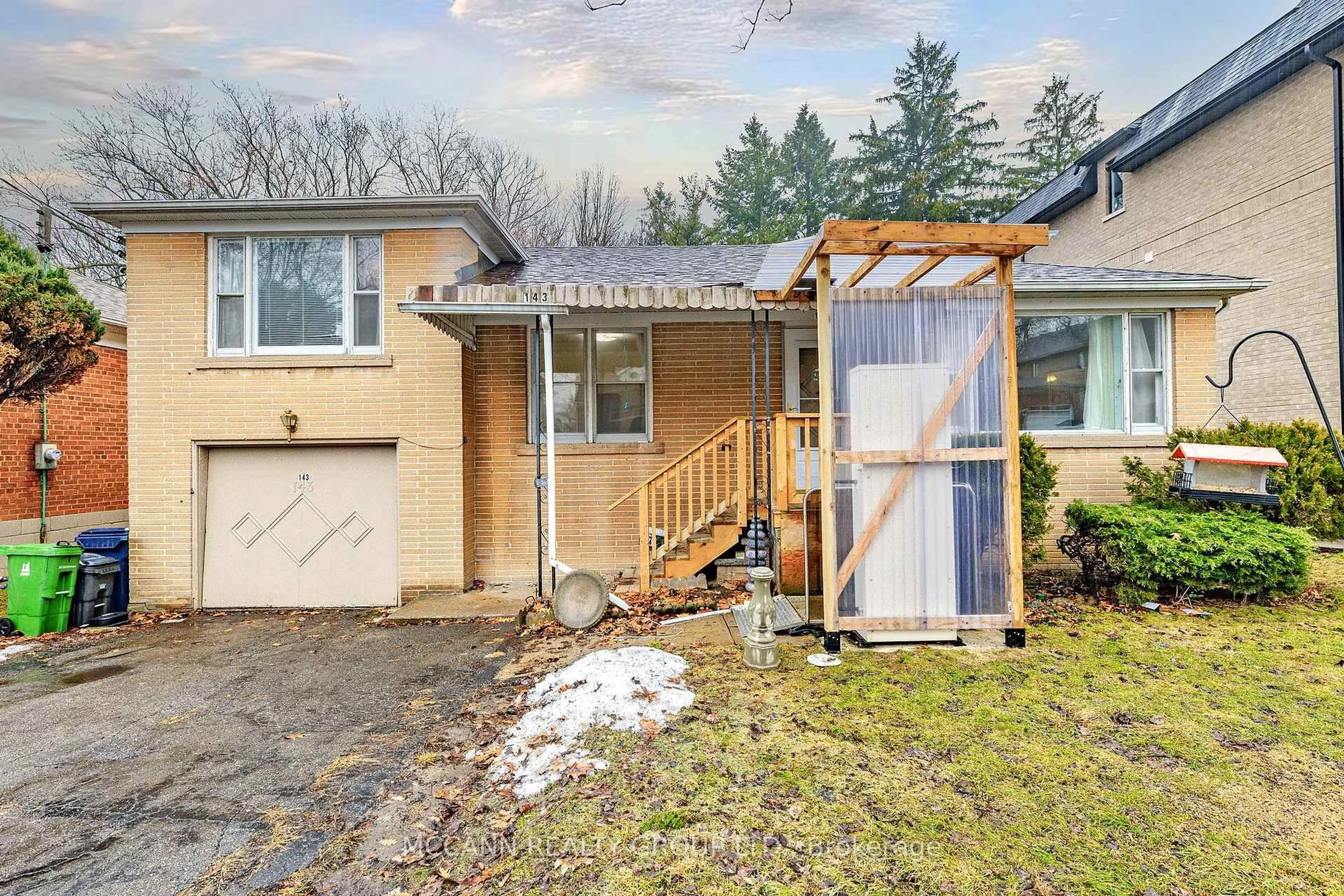 Unknown for 143 Horsham Ave, Toronto Ontario M2N 2A3