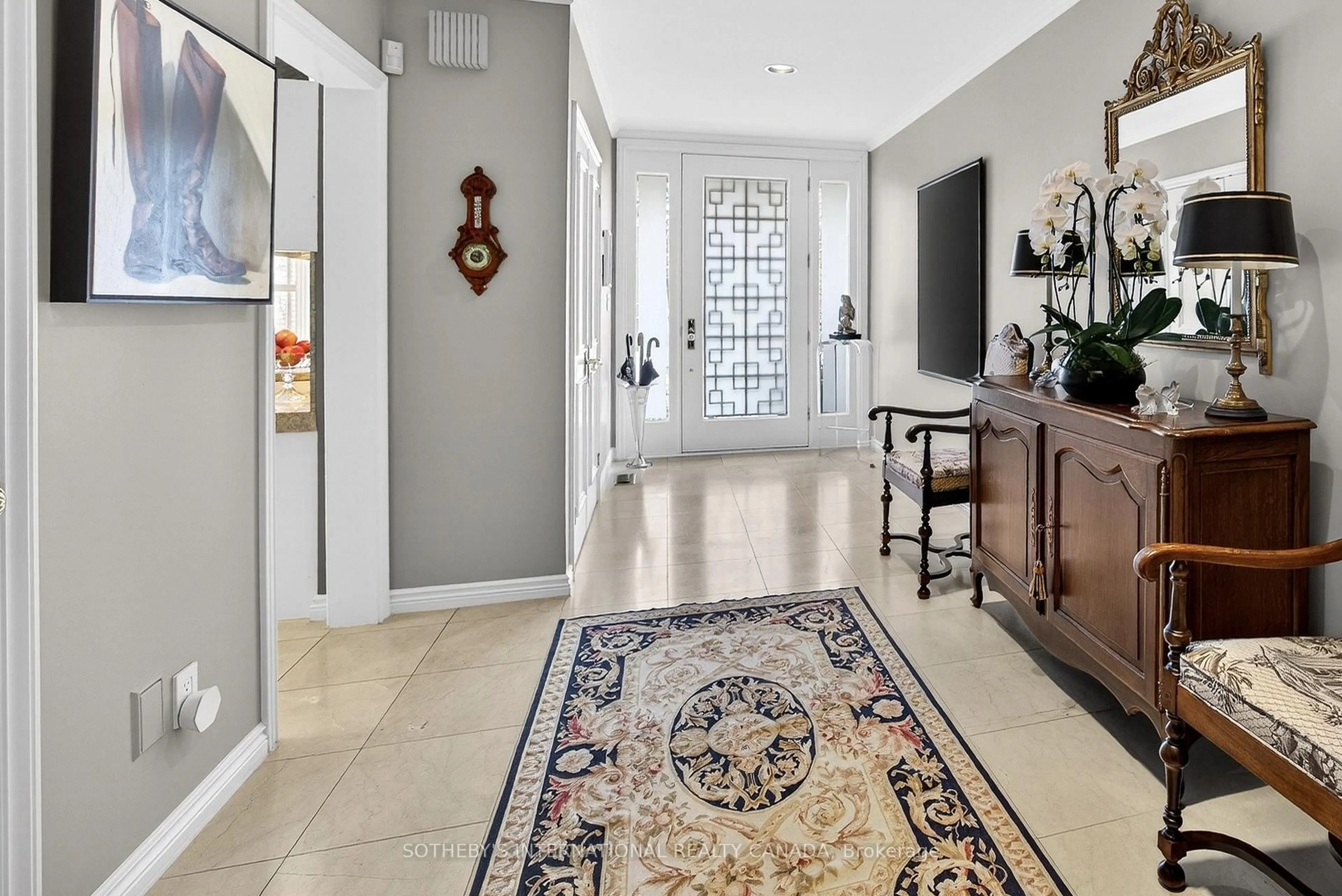 Indoor entryway for 30 A Oriole Rd, Toronto Ontario M4V 2E8