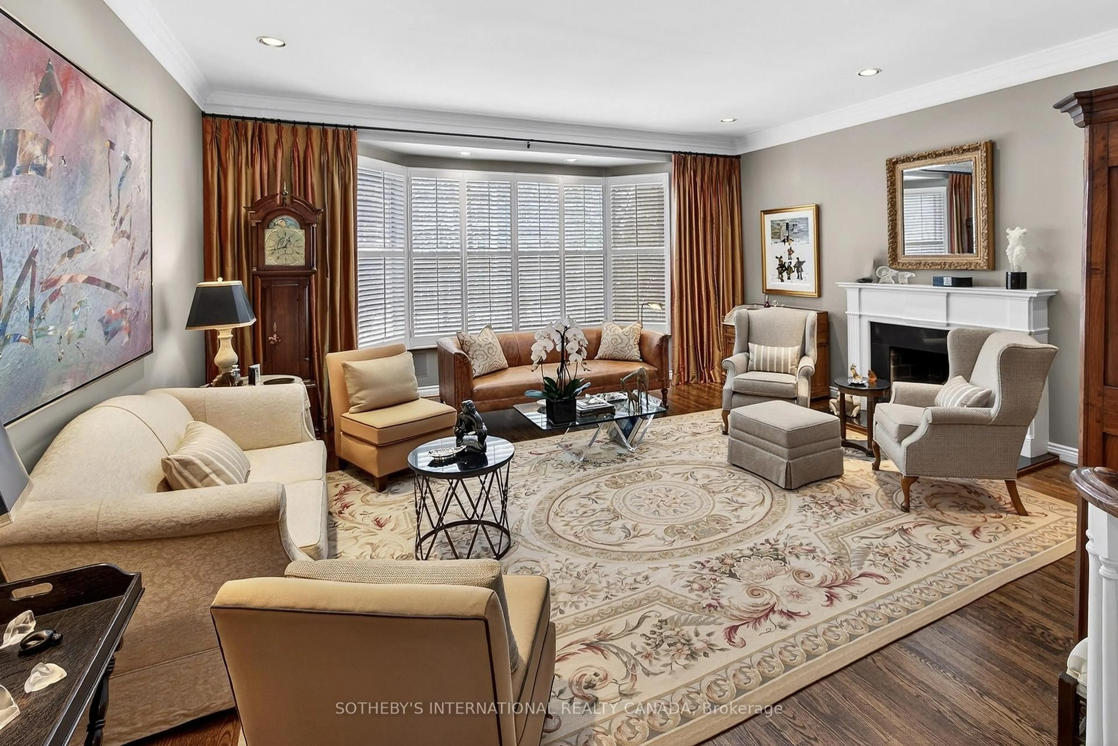 Living room with furniture, unknown for 30 A Oriole Rd, Toronto Ontario M4V 2E8