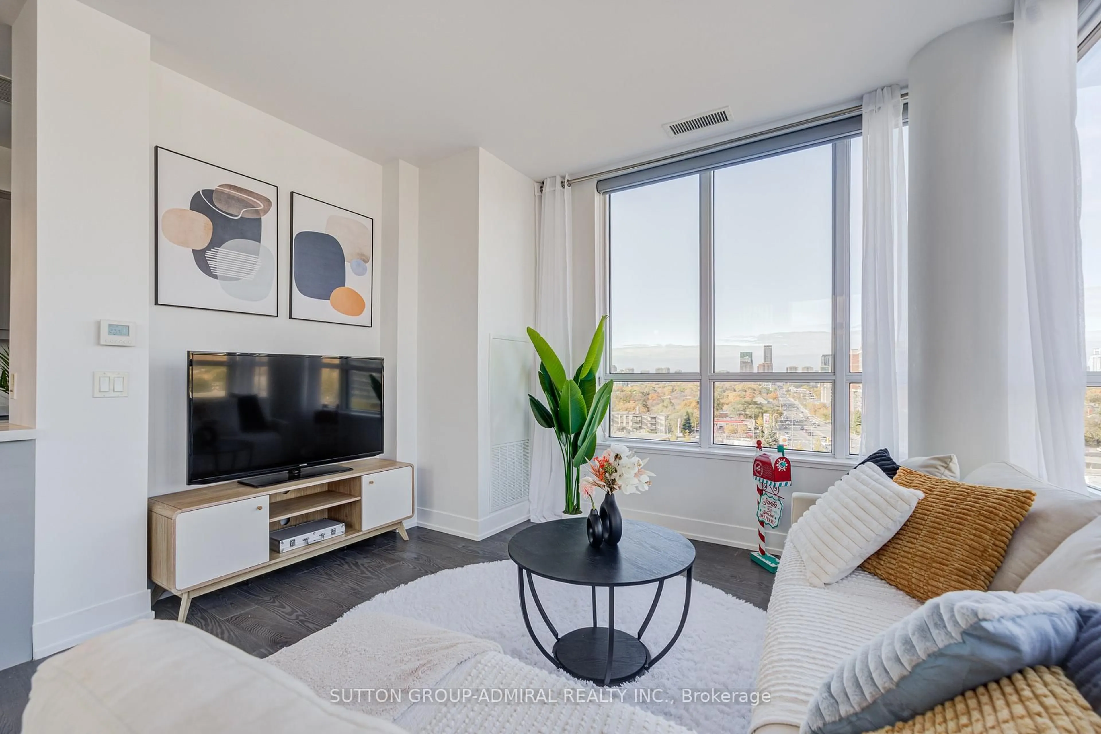 Living room with furniture, unknown for 7 Kenaston Gdns #912, Toronto Ontario M2K 1G7