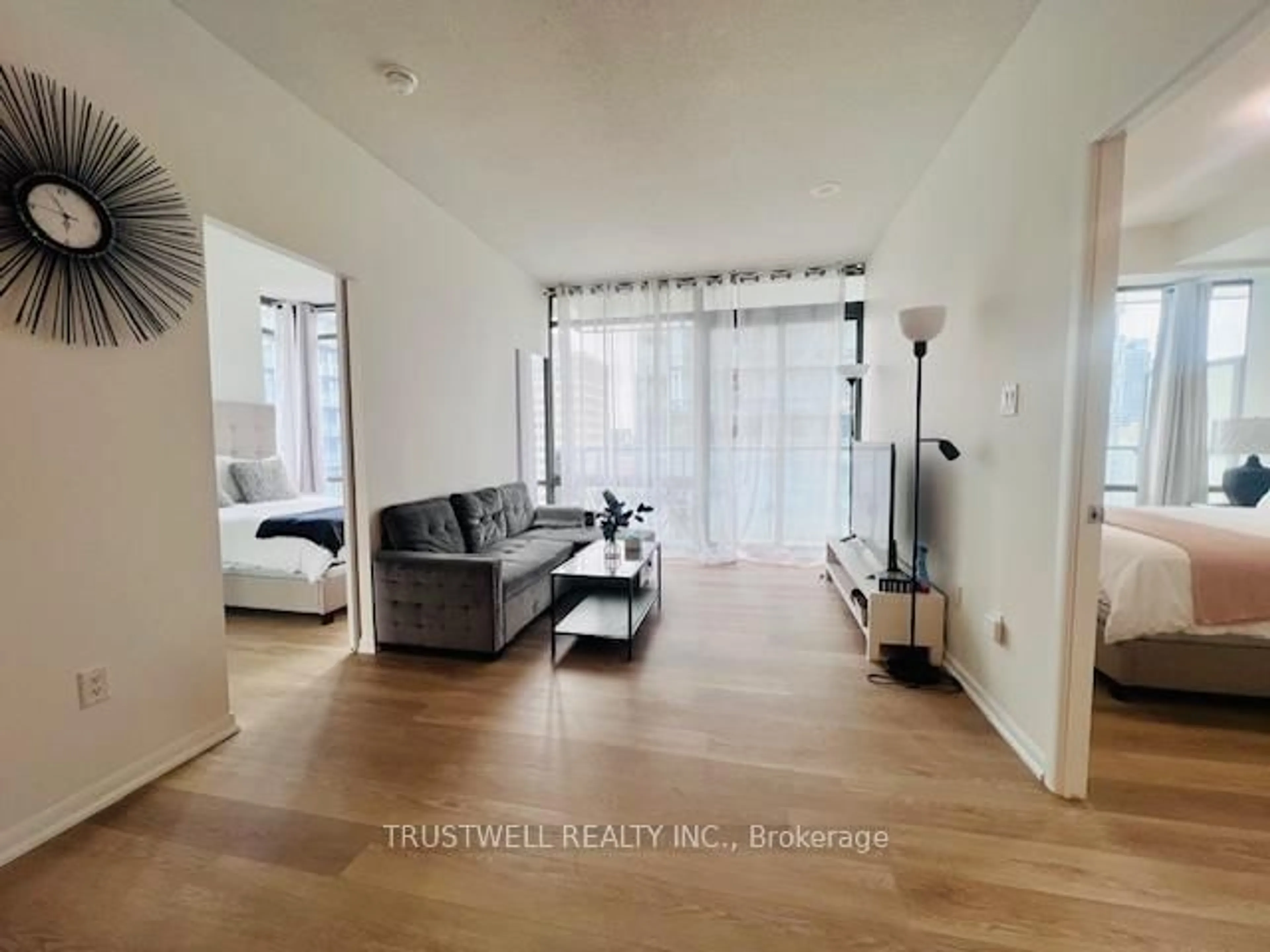 A pic of a room for 38 Grenville St #2601, Toronto Ontario M4Y 1A5