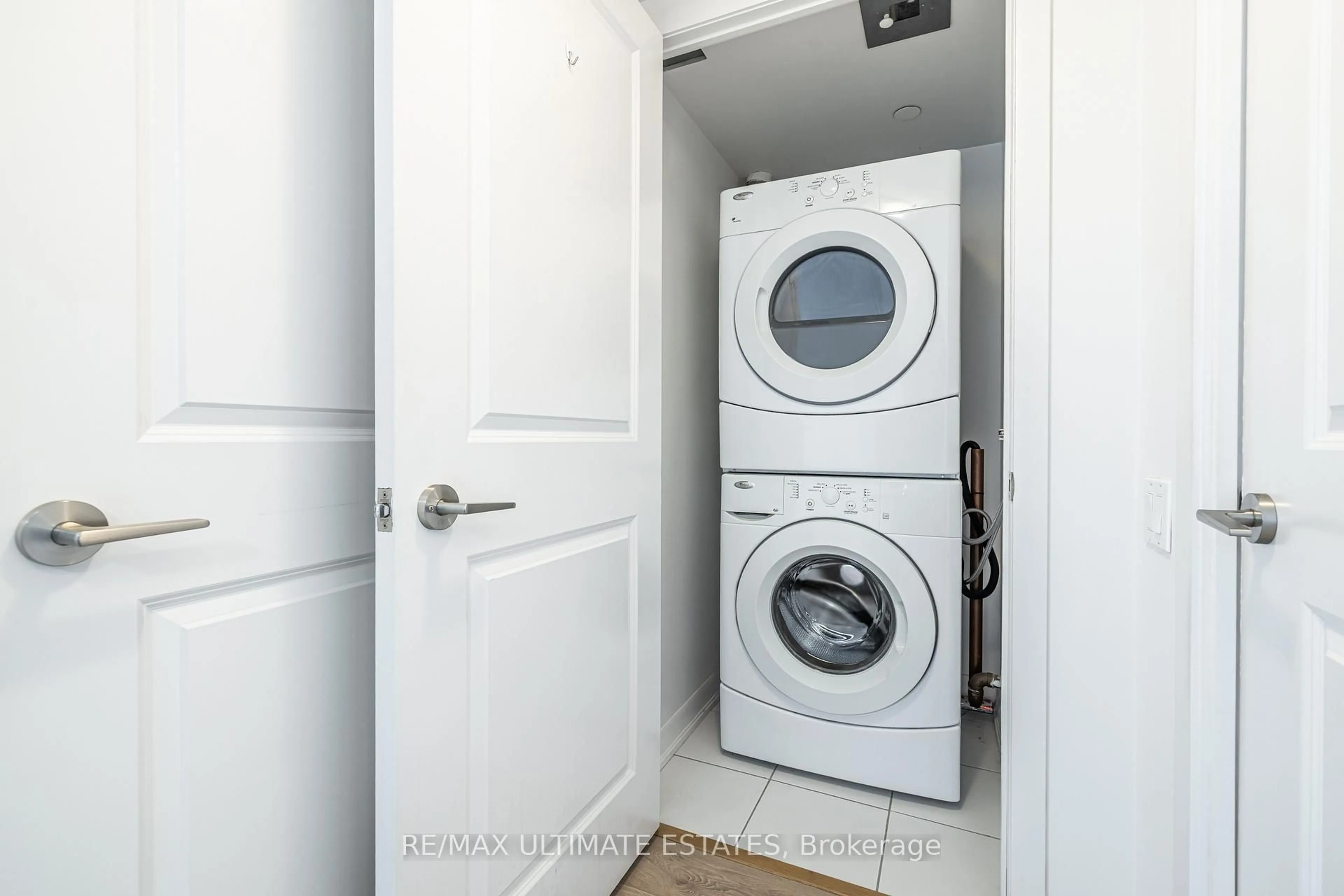 Laundry room for 5168 Yonge St #711, Toronto Ontario M2N 0G1