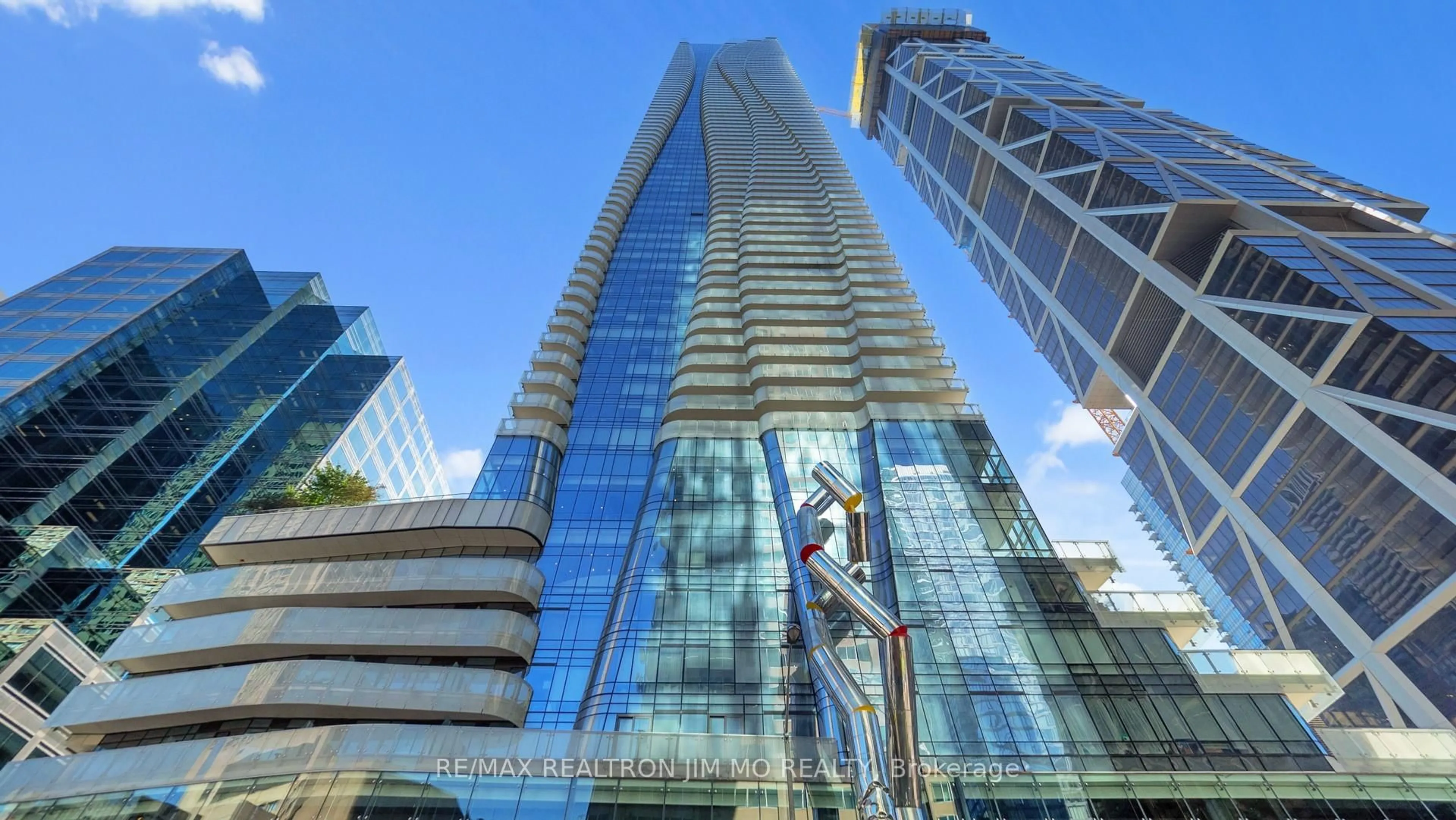 Indoor foyer for 1 Bloor St #3409, Toronto Ontario M4W 0A8