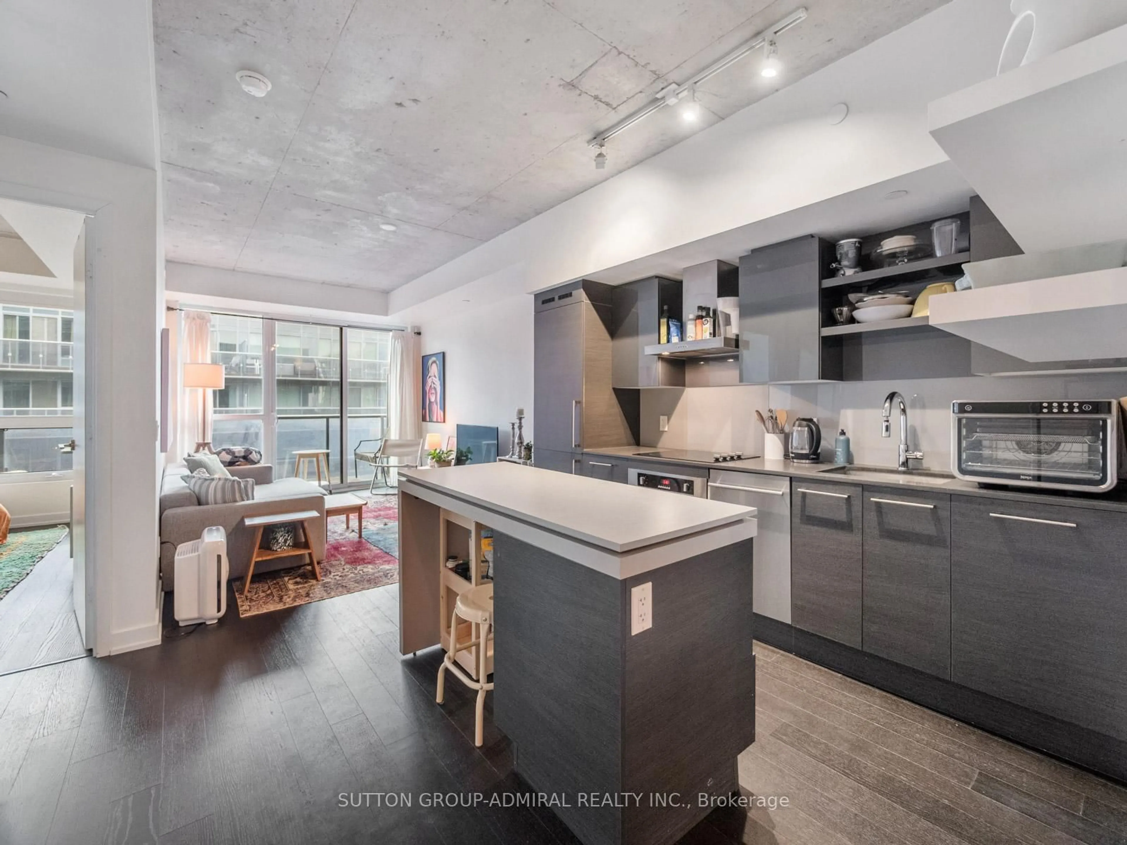 Open concept kitchen, unknown for 1030 King St #LPH31, Toronto Ontario M6K 0B4