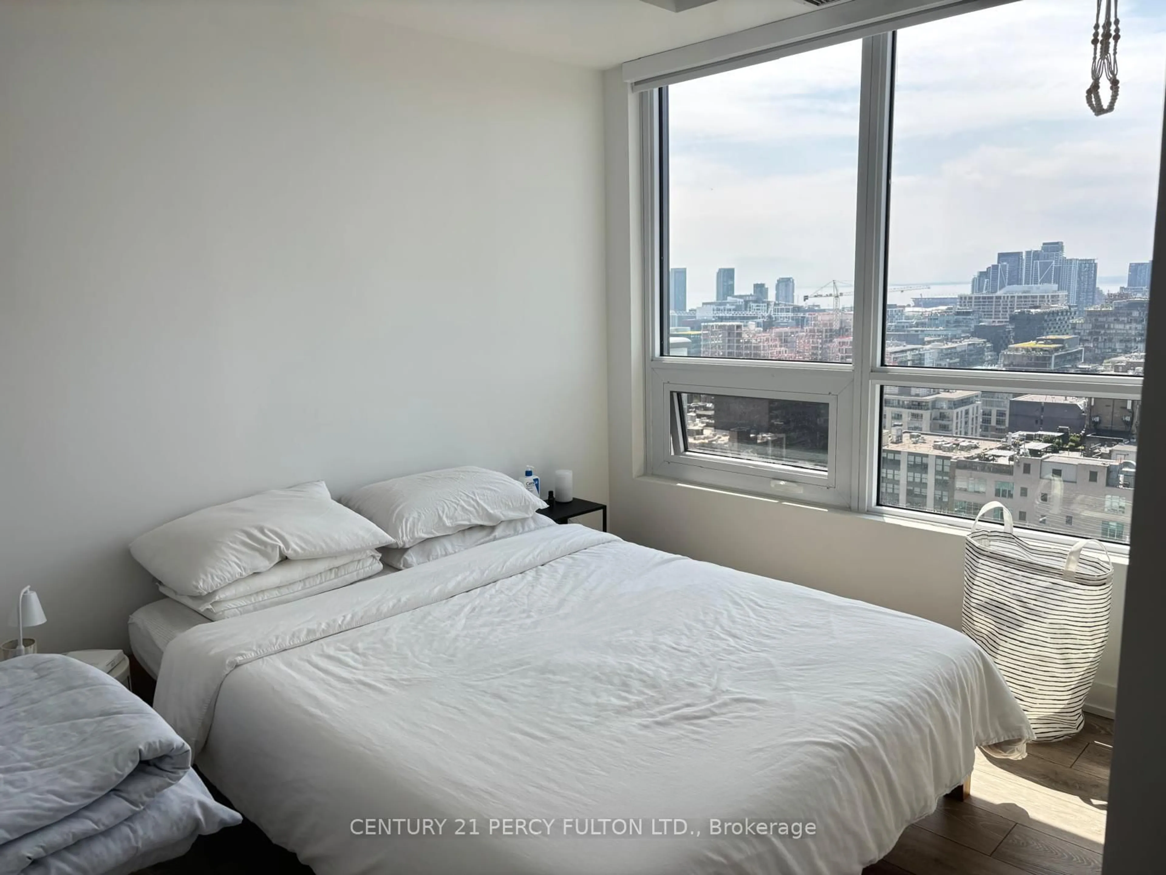 Bedroom with bed, unknown for 108 Peter St #2613, Toronto Ontario M5V 0W2