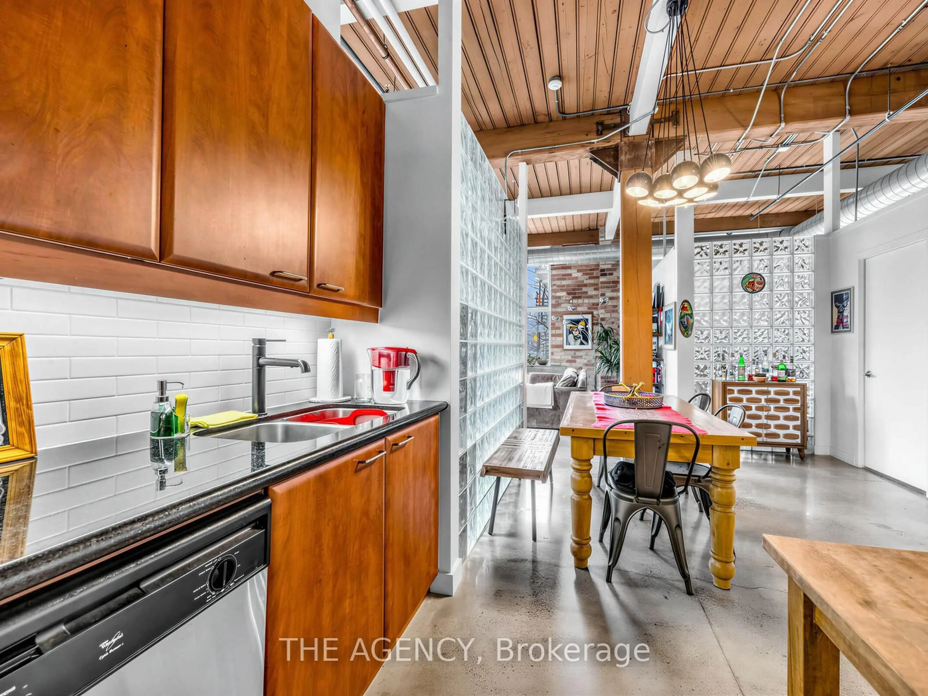 Open concept kitchen, ceramic/tile floor for 955 Queen St #214, Toronto Ontario M6J 3X5