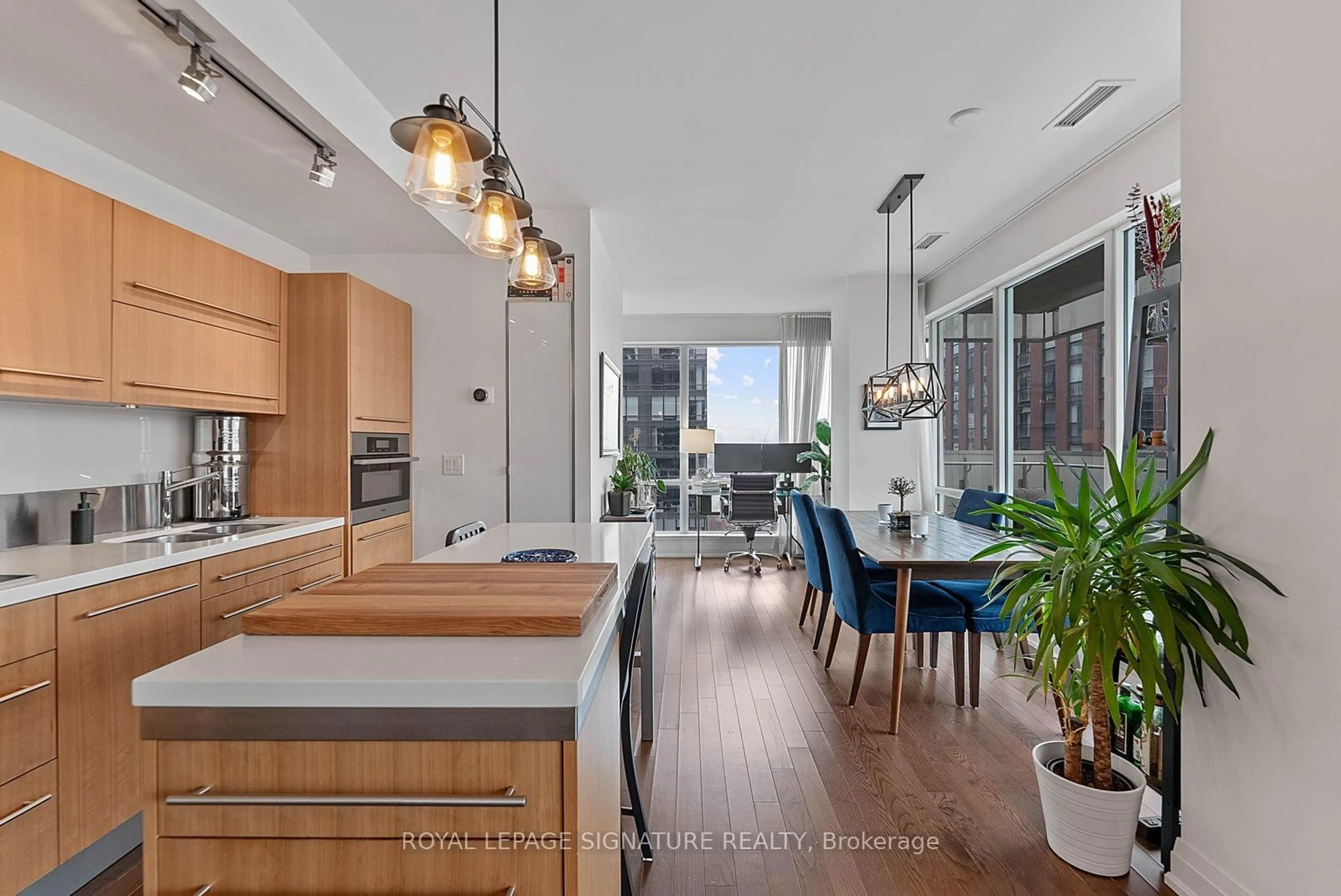 Open concept kitchen, unknown for 80 John St #3008, Toronto Ontario M5V 3X4