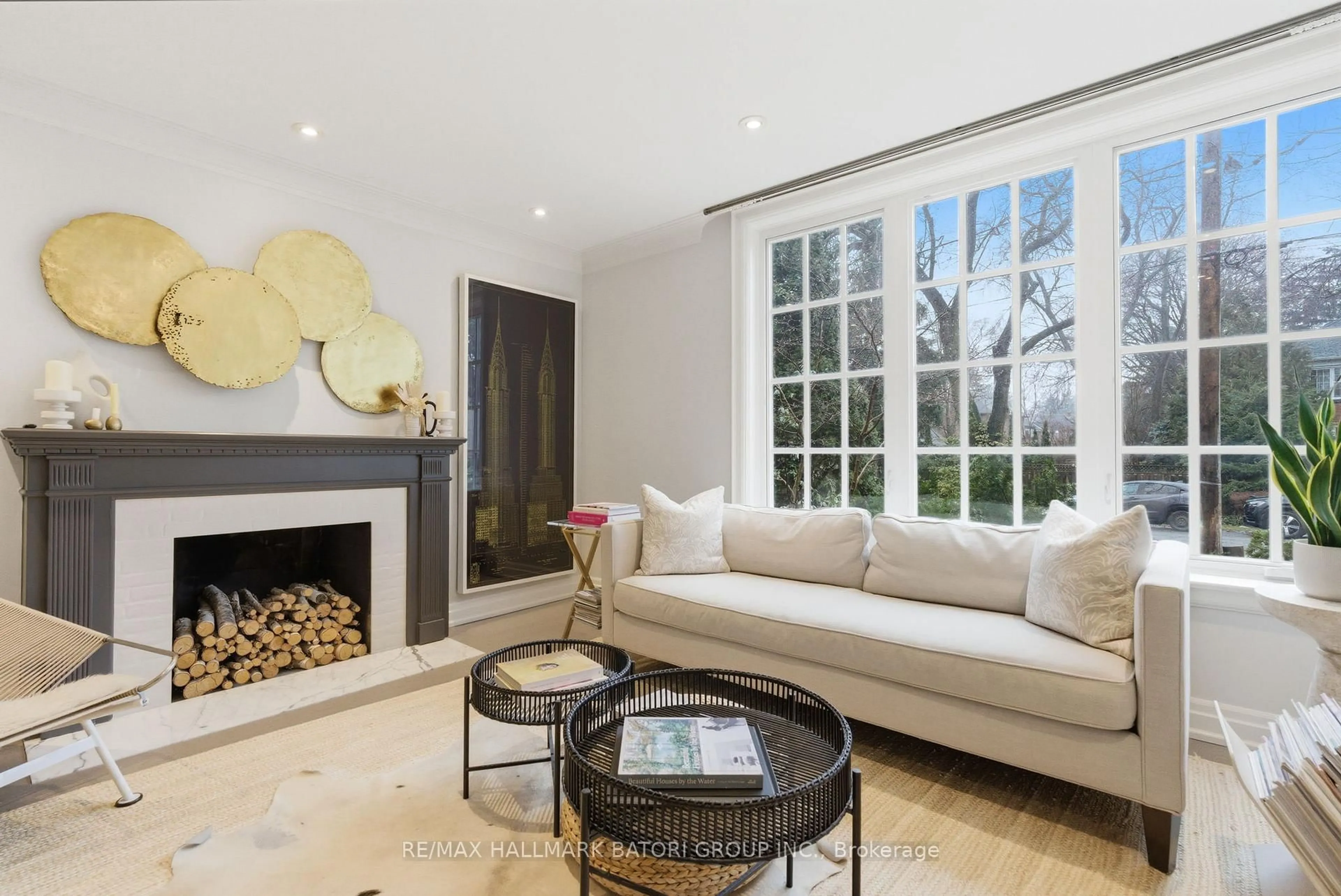 Living room with furniture, unknown for 69 Kimbark Blvd, Toronto Ontario M5N 2X9