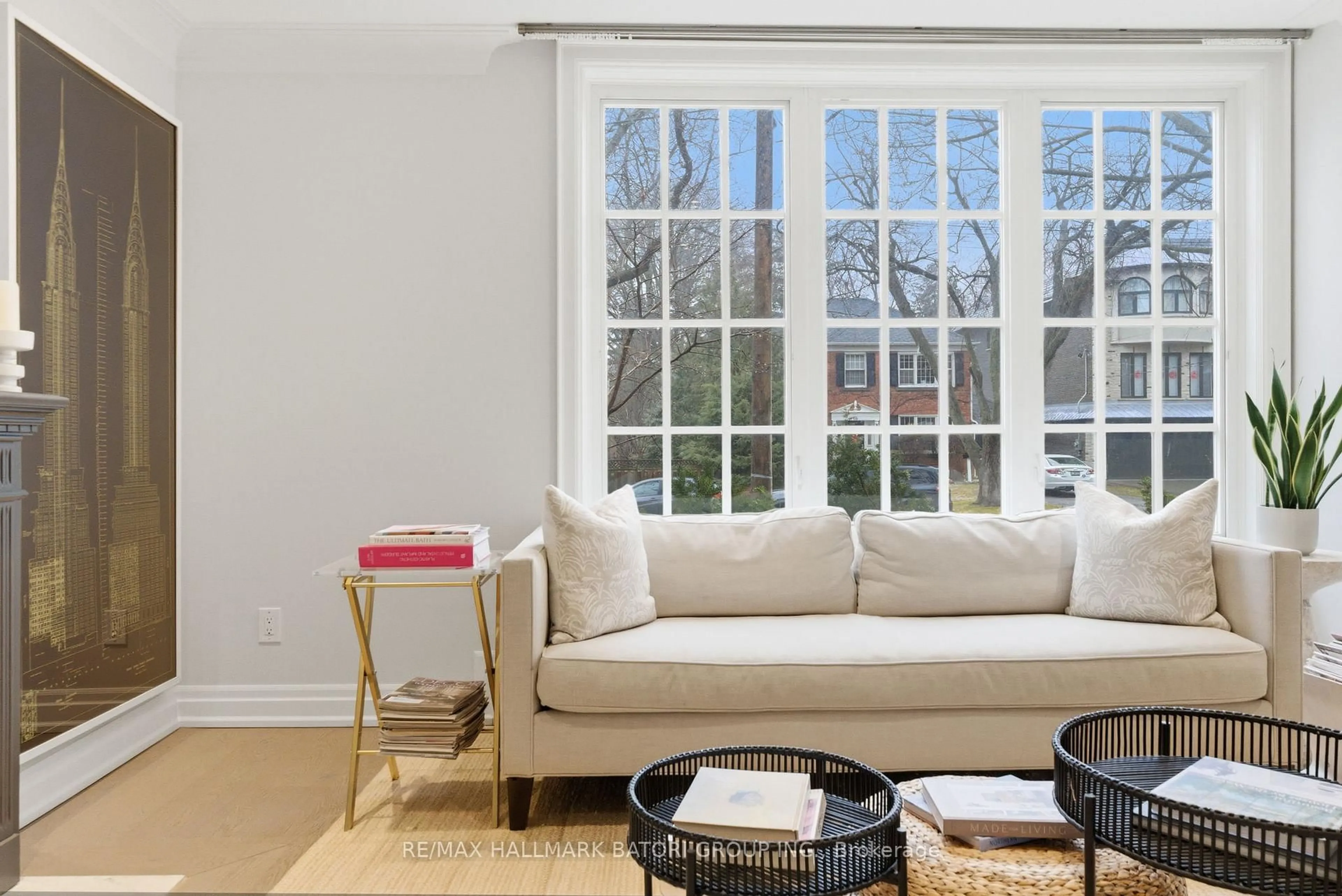 Living room with furniture, unknown for 69 Kimbark Blvd, Toronto Ontario M5N 2X9